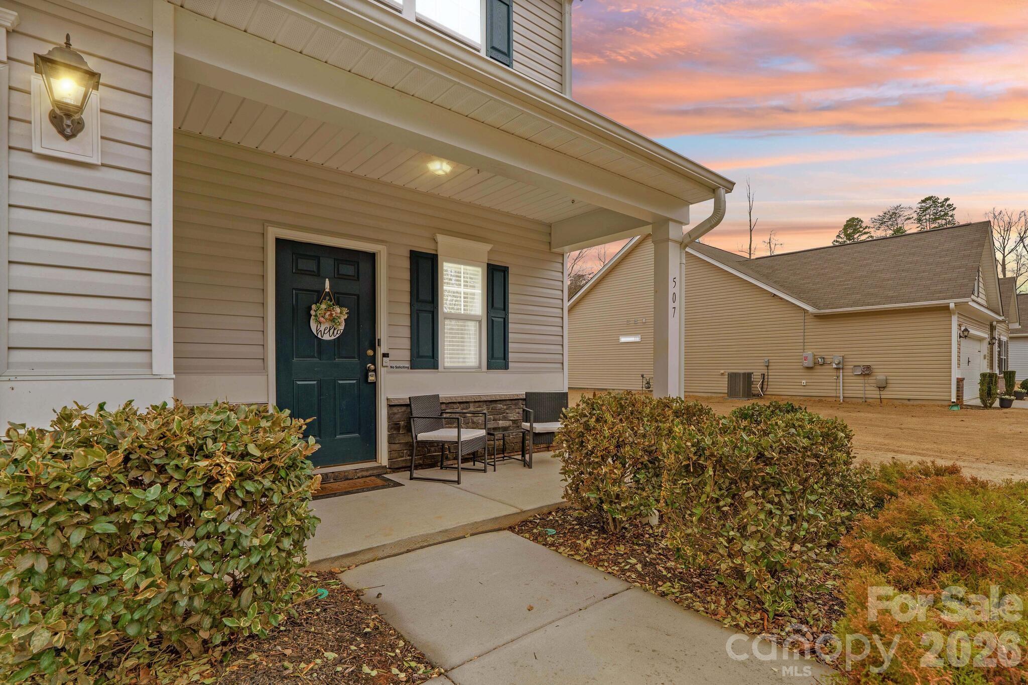 507 Oak Brook Drive Property Photo 4
