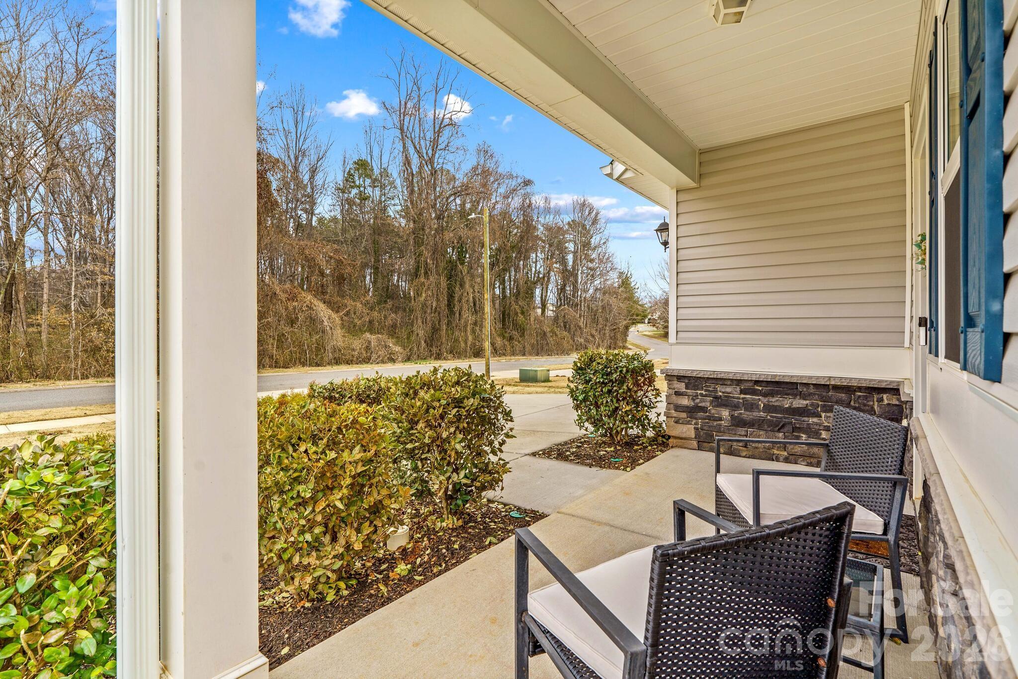 507 Oak Brook Drive Property Photo 5