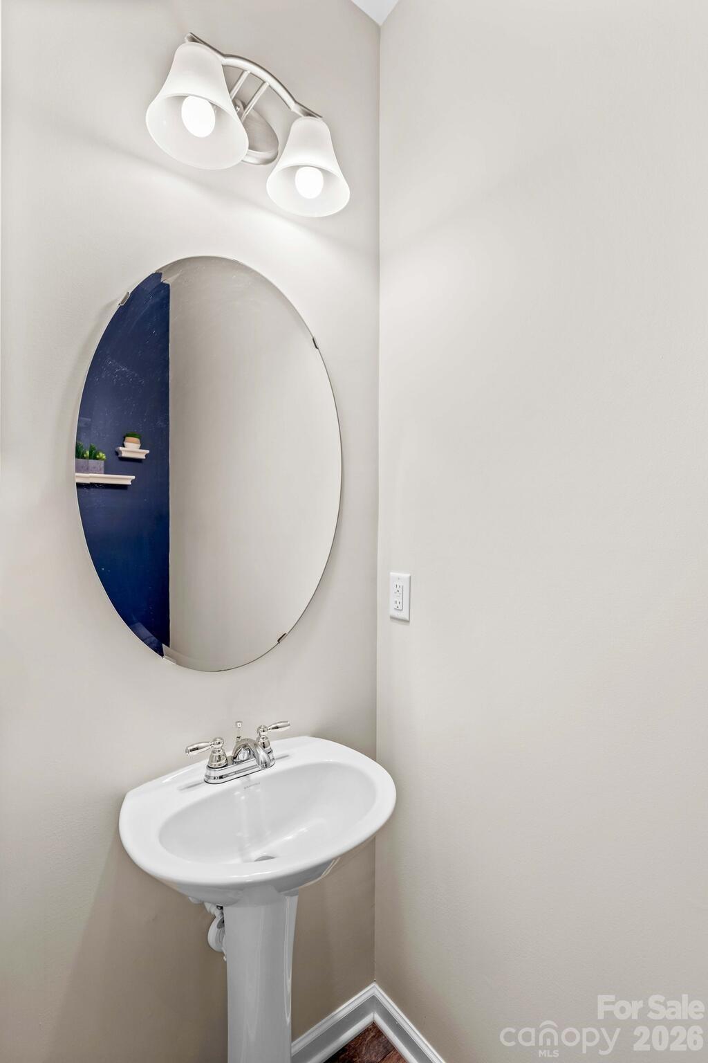 507 Oak Brook Drive Property Photo 10