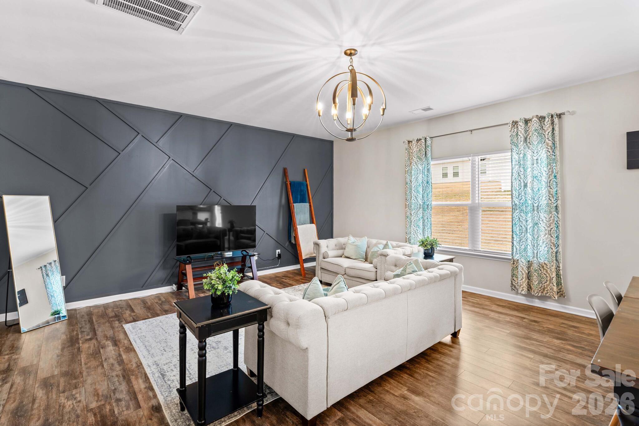 507 Oak Brook Drive Property Photo 11