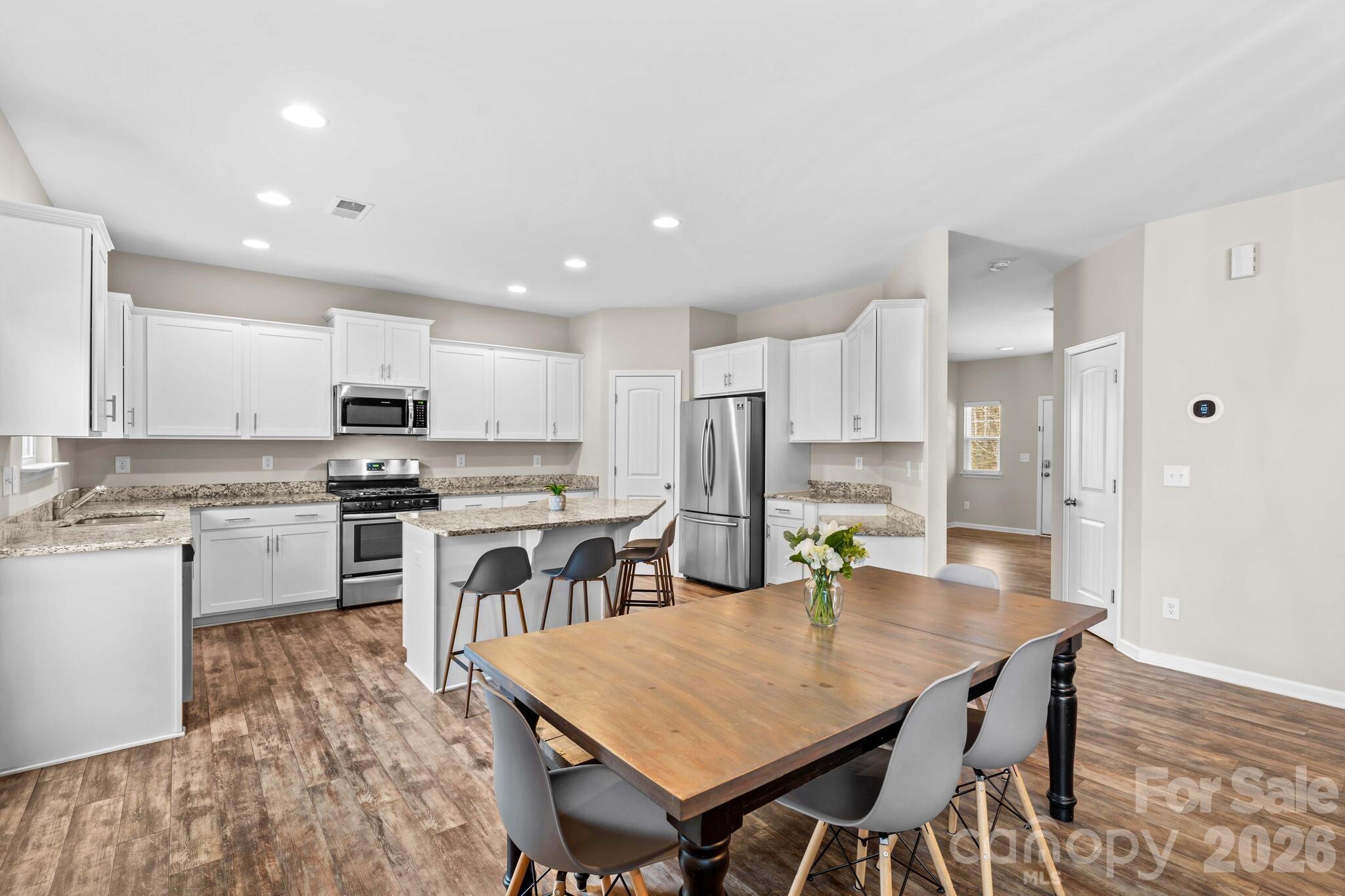 507 Oak Brook Drive Property Photo 18