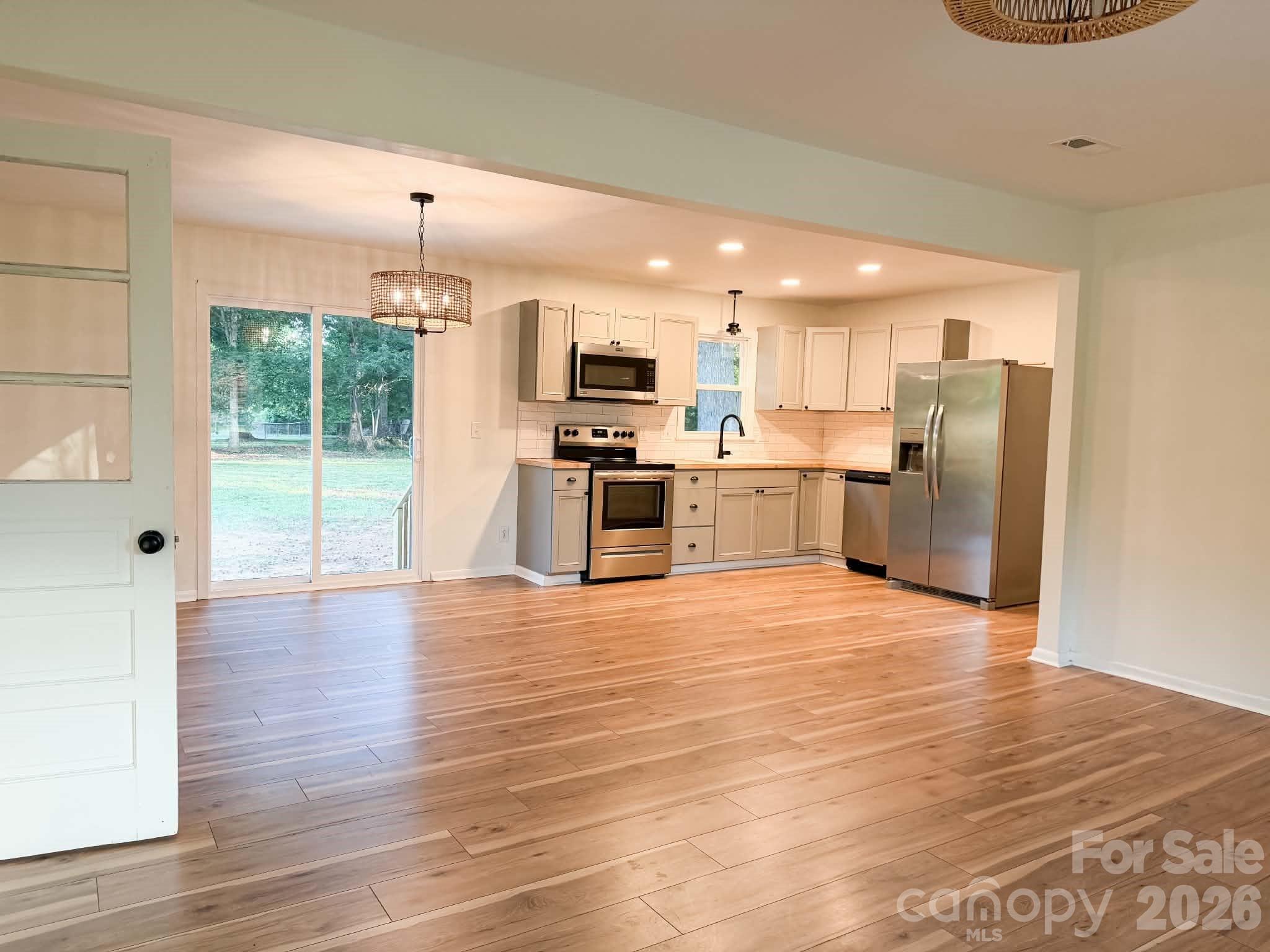 6005 Penndale Drive Property Photo 5