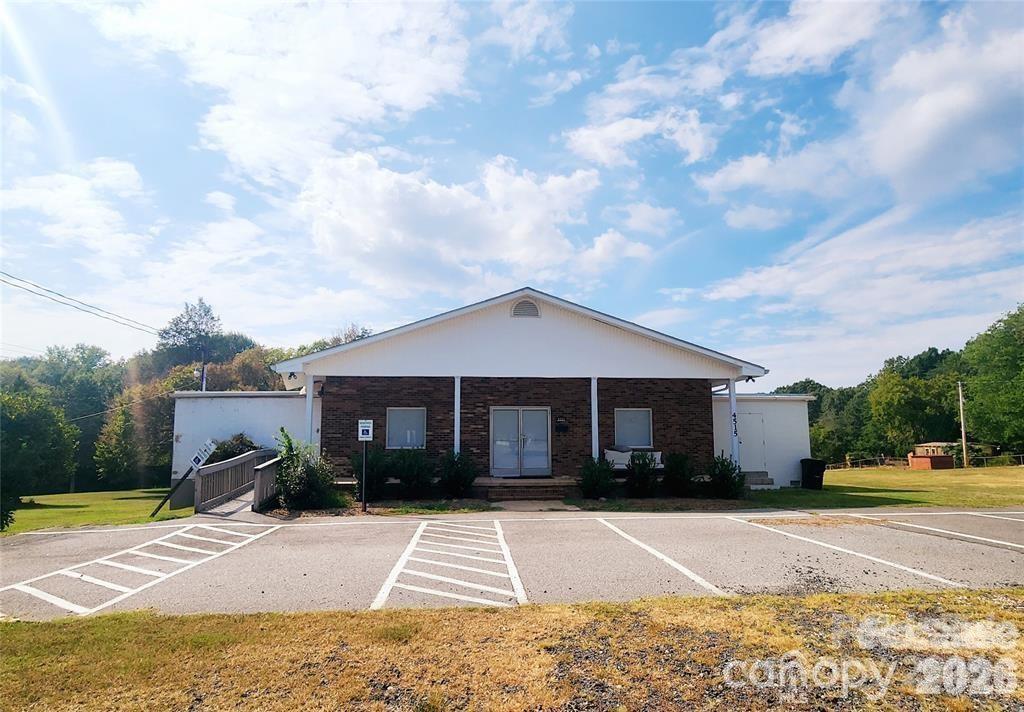 4521 Beaty Road Property Photo 1