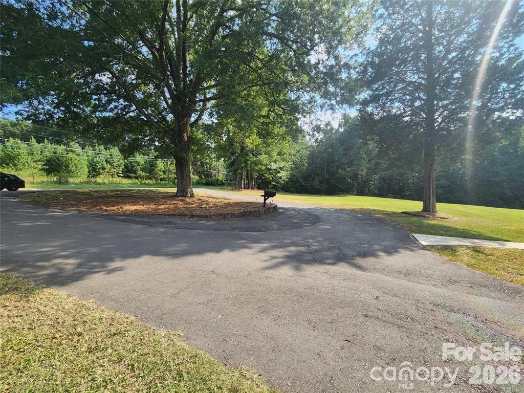 4521 Beaty Road Property Photo 3
