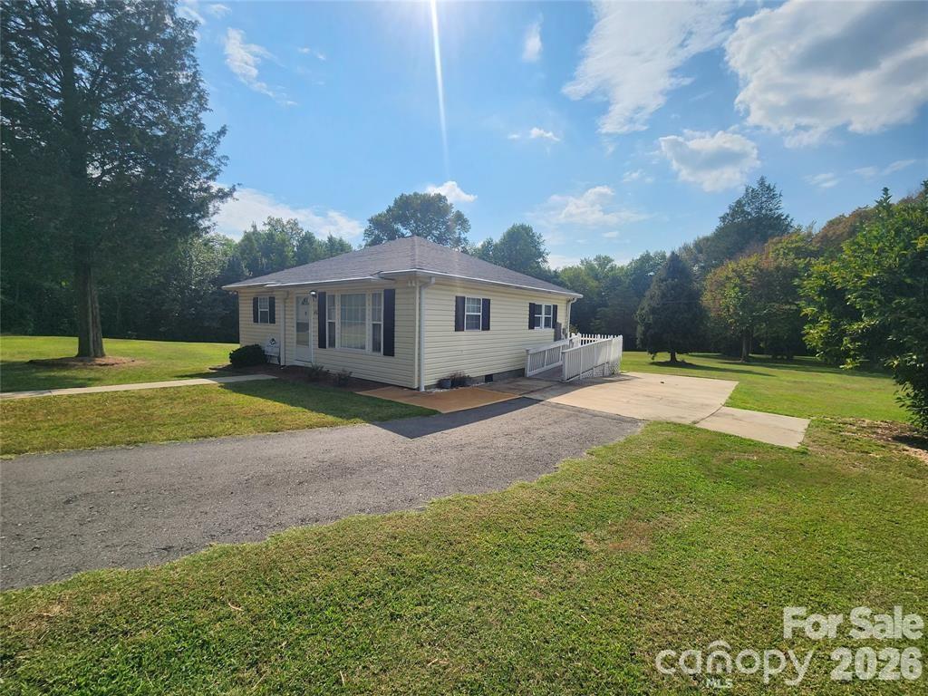 4521 Beaty Road Property Photo 4