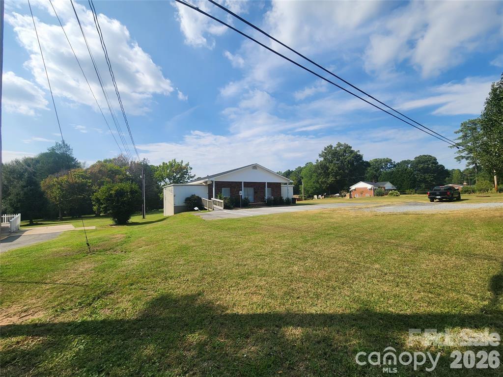 4521 Beaty Road Property Photo 6