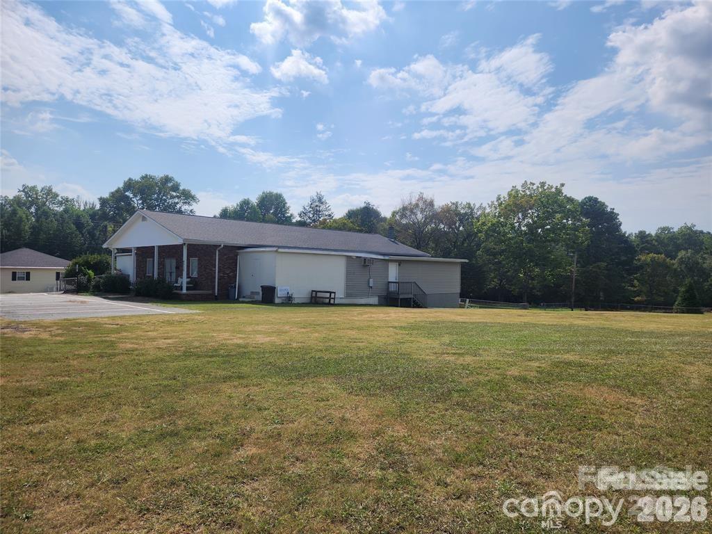 4521 Beaty Road Property Photo 7