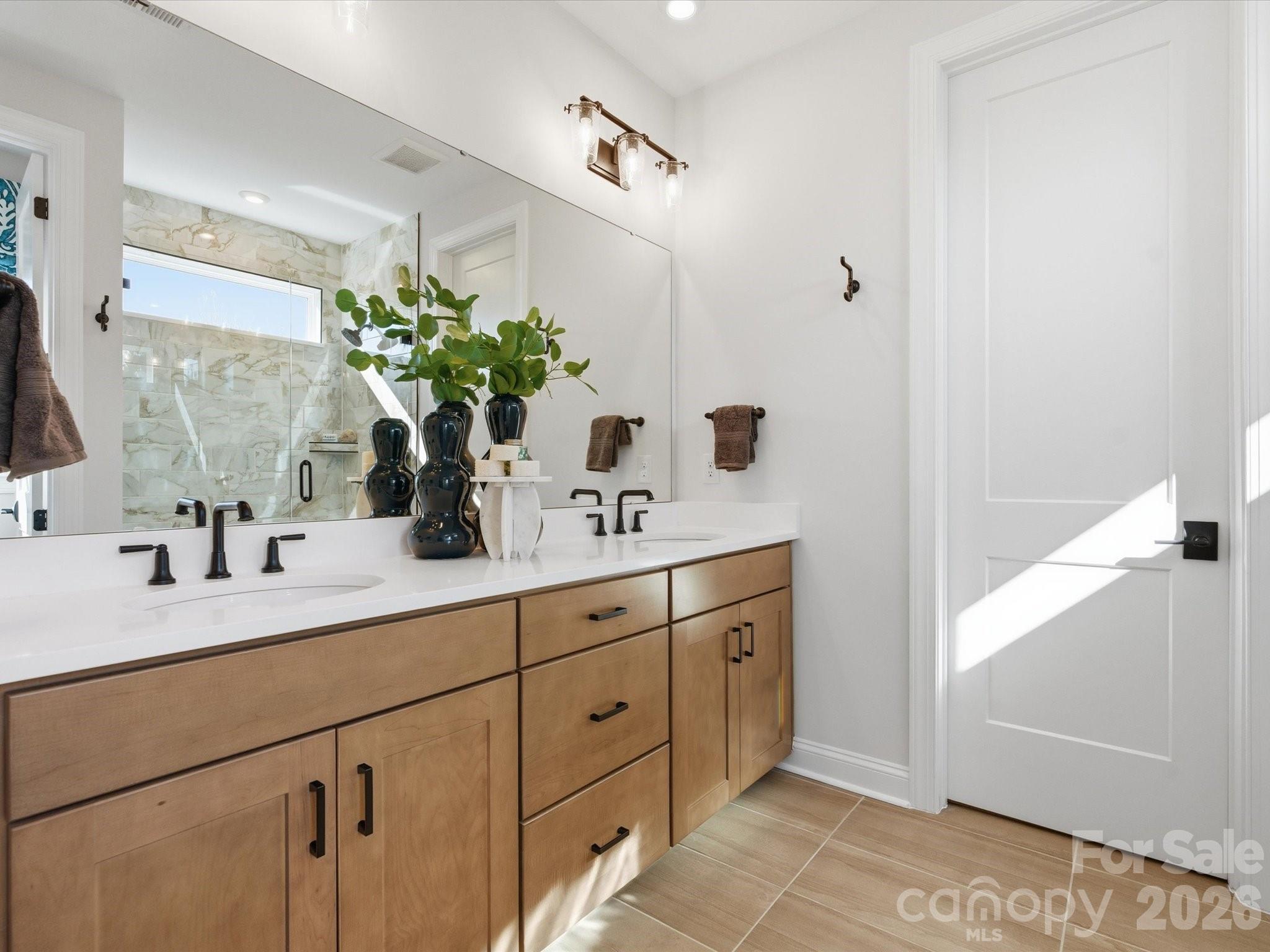 6005 Yellow Buckeye Drive Property Photo 27