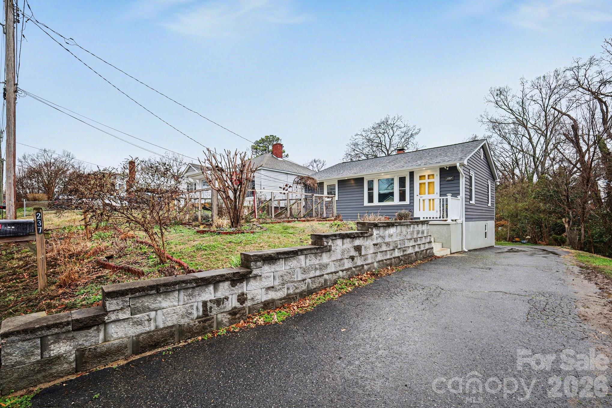 237 Jefferson Avenue Property Photo 2
