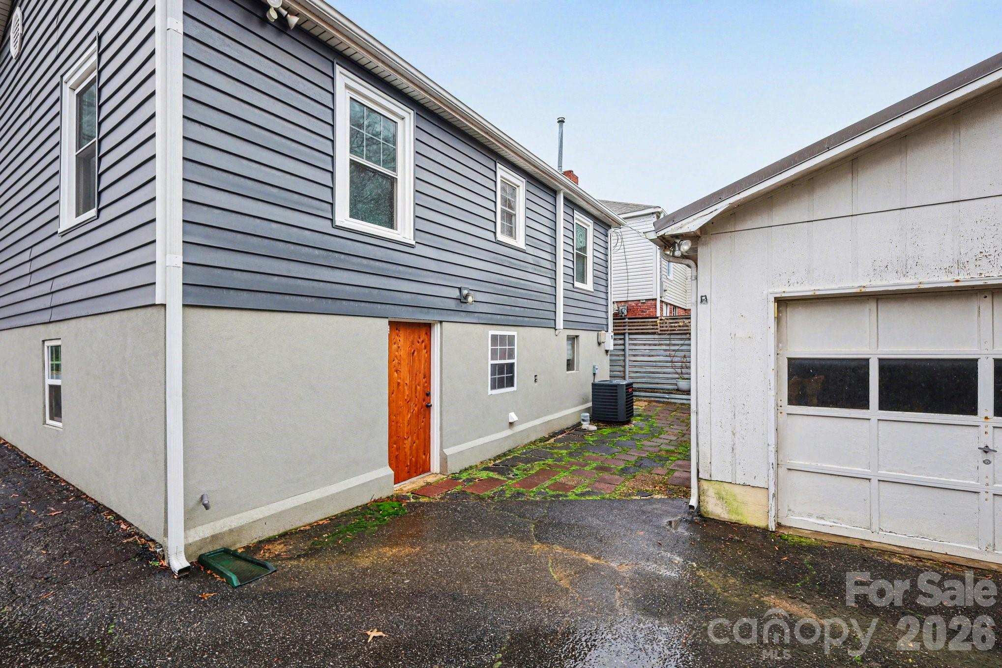 237 Jefferson Avenue Property Photo 11