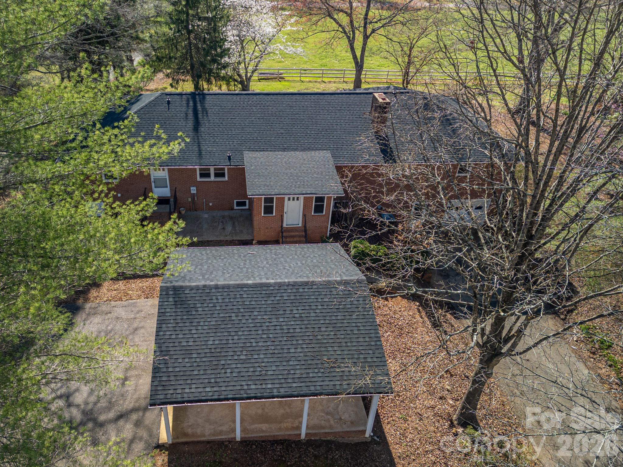 221 Lee Black Road Property Photo 4