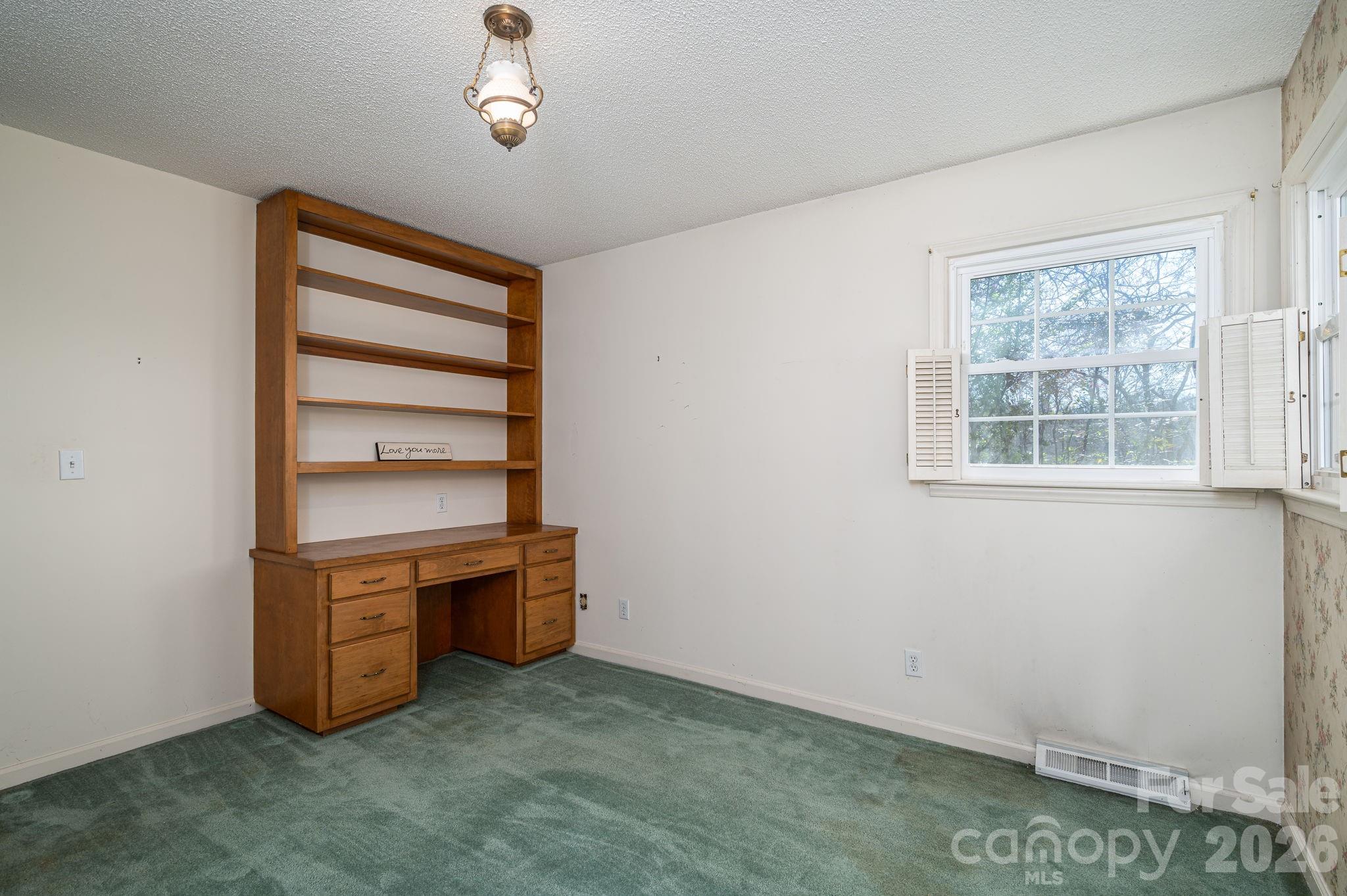 221 Lee Black Road Property Photo 24