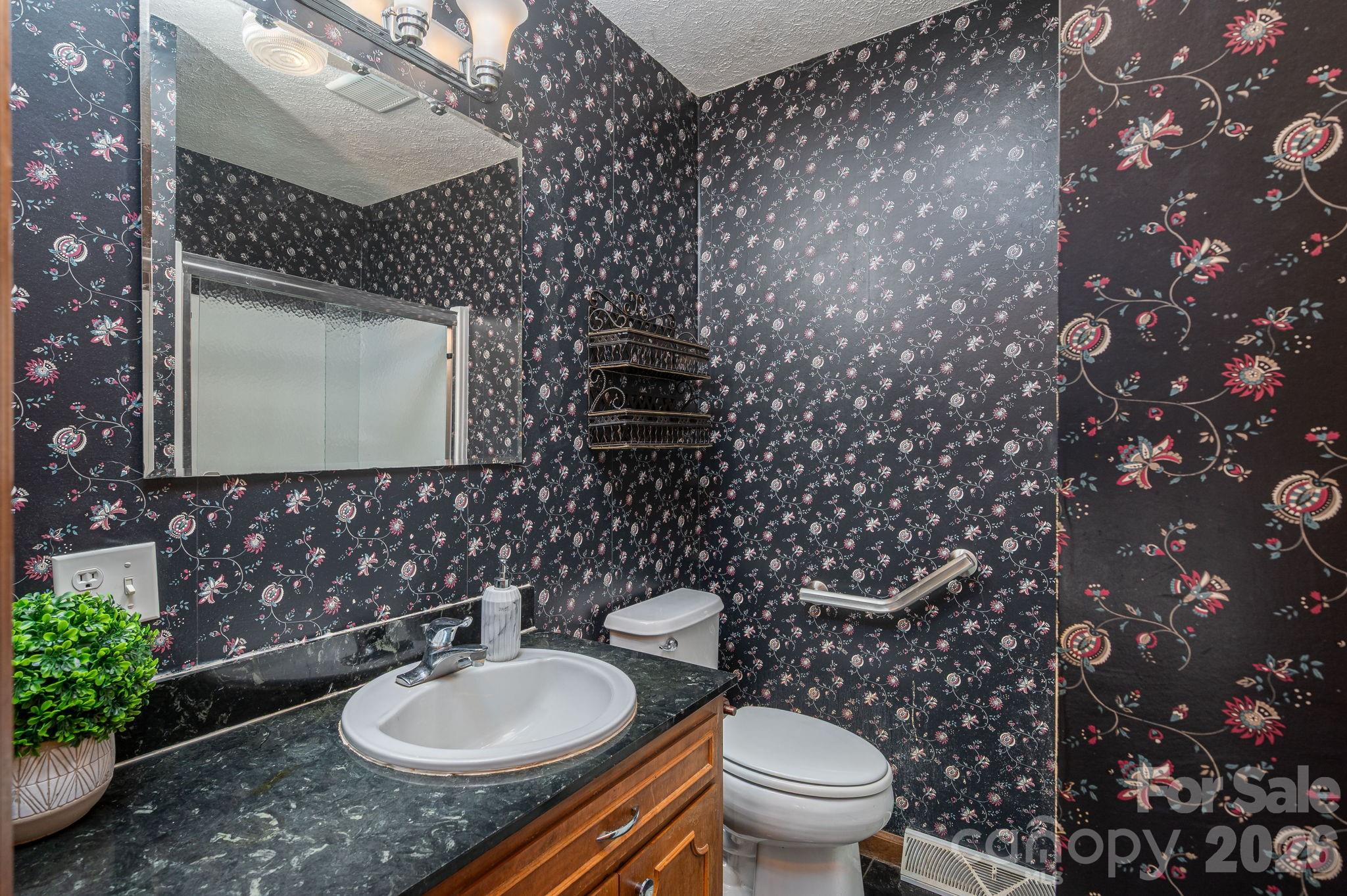 221 Lee Black Road Property Photo 25