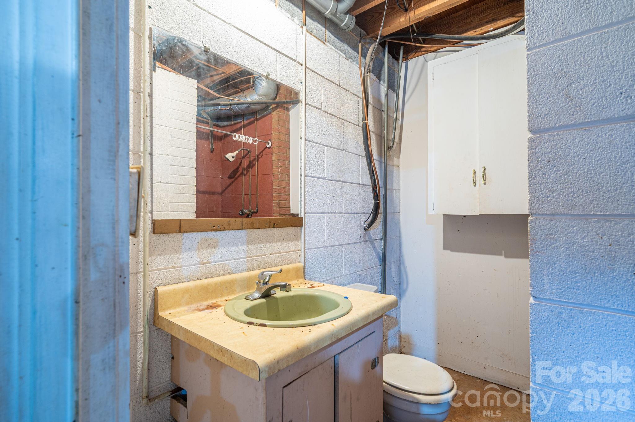 221 Lee Black Road Property Photo 34