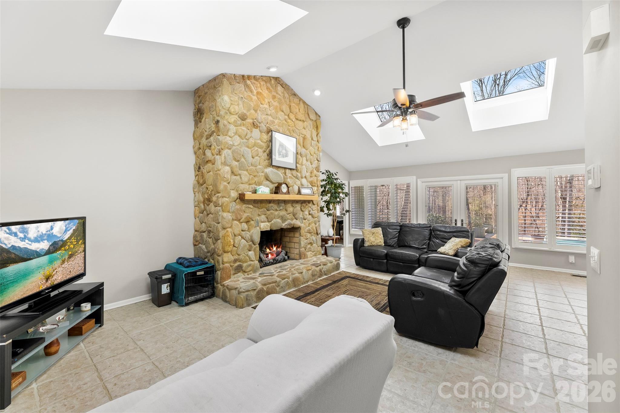 4242 John Ritchie Road Property Photo 8