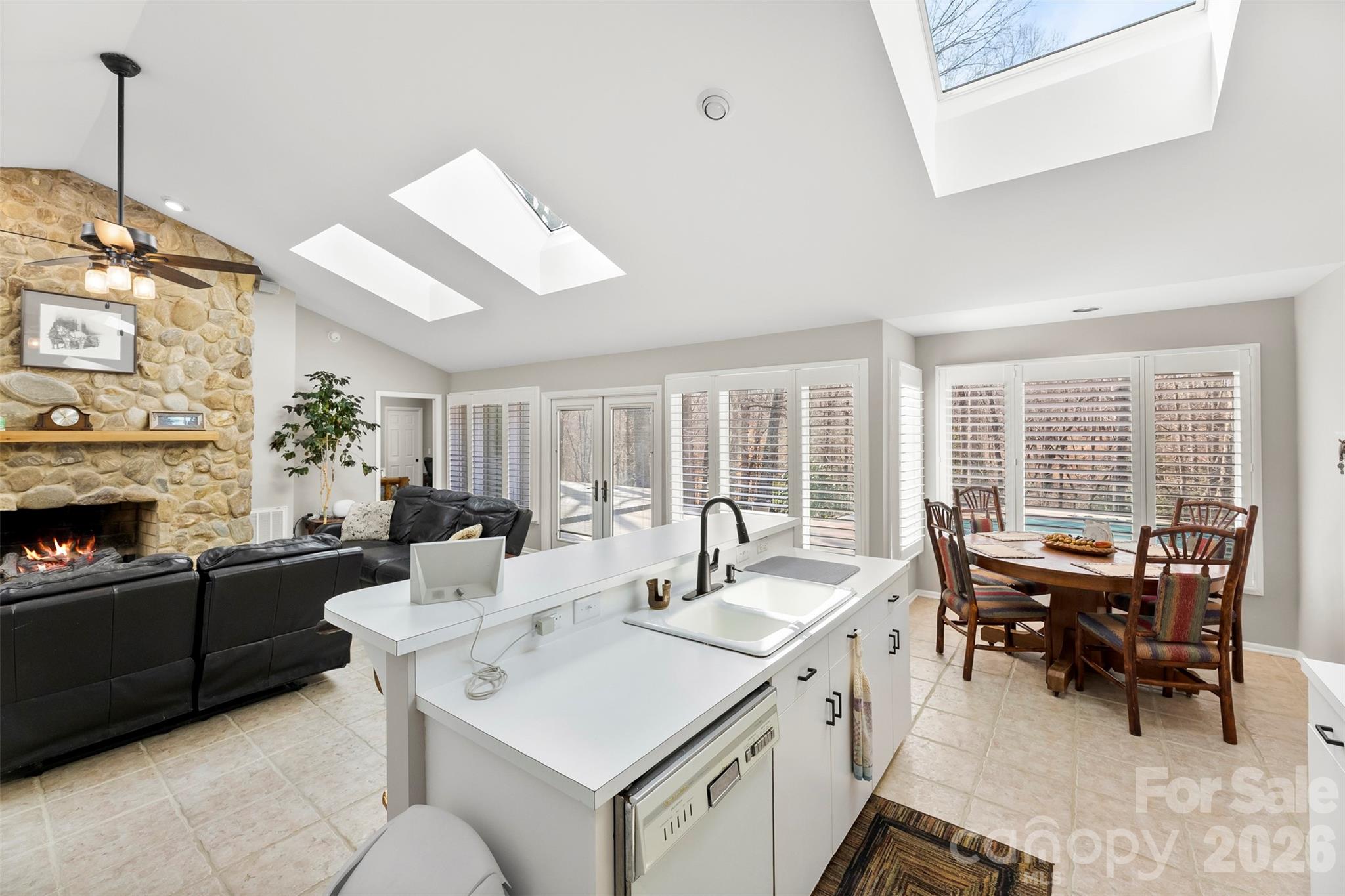 4242 John Ritchie Road Property Photo 10