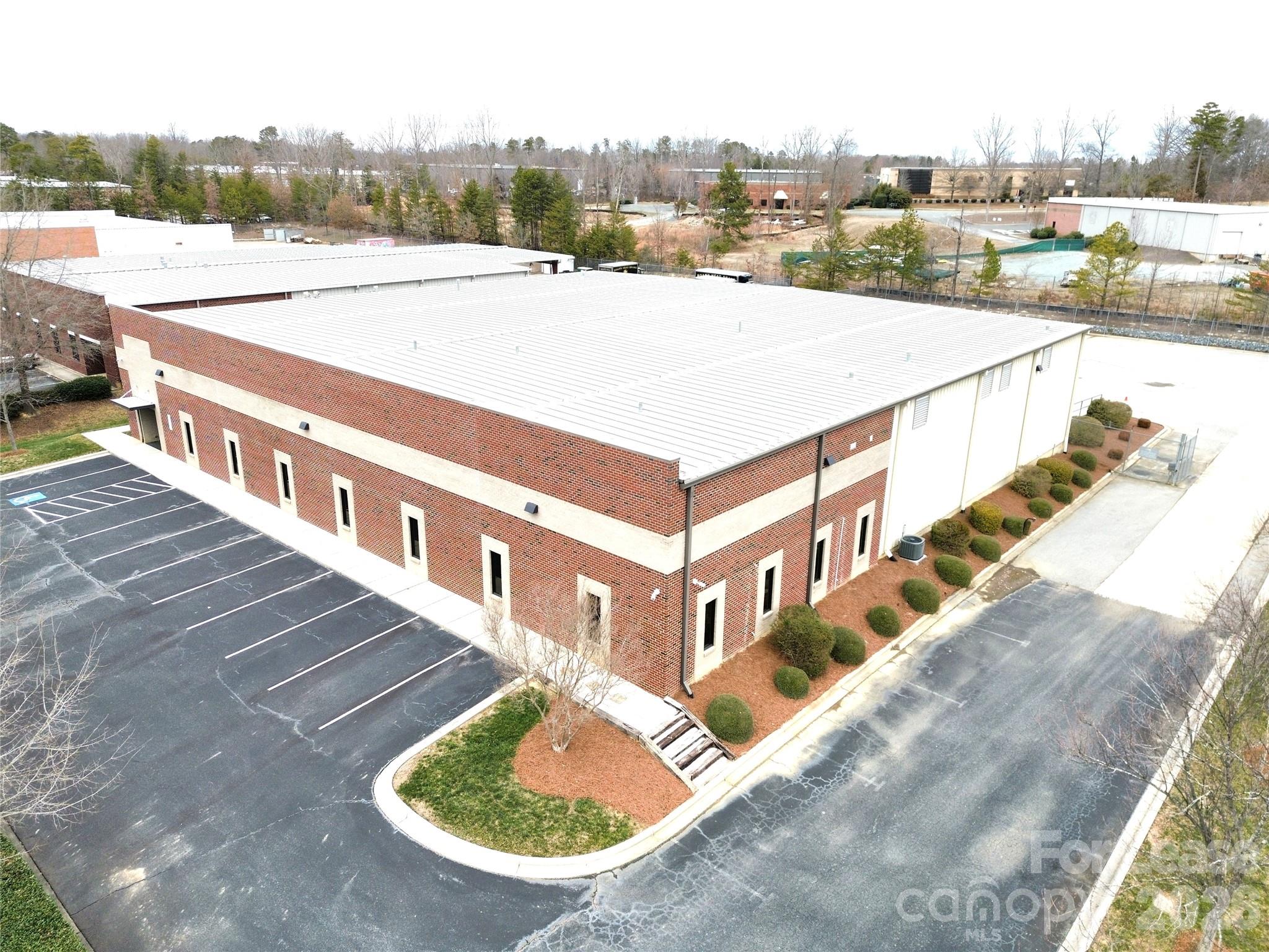 1010 Van Buren Avenue Property Photo 8
