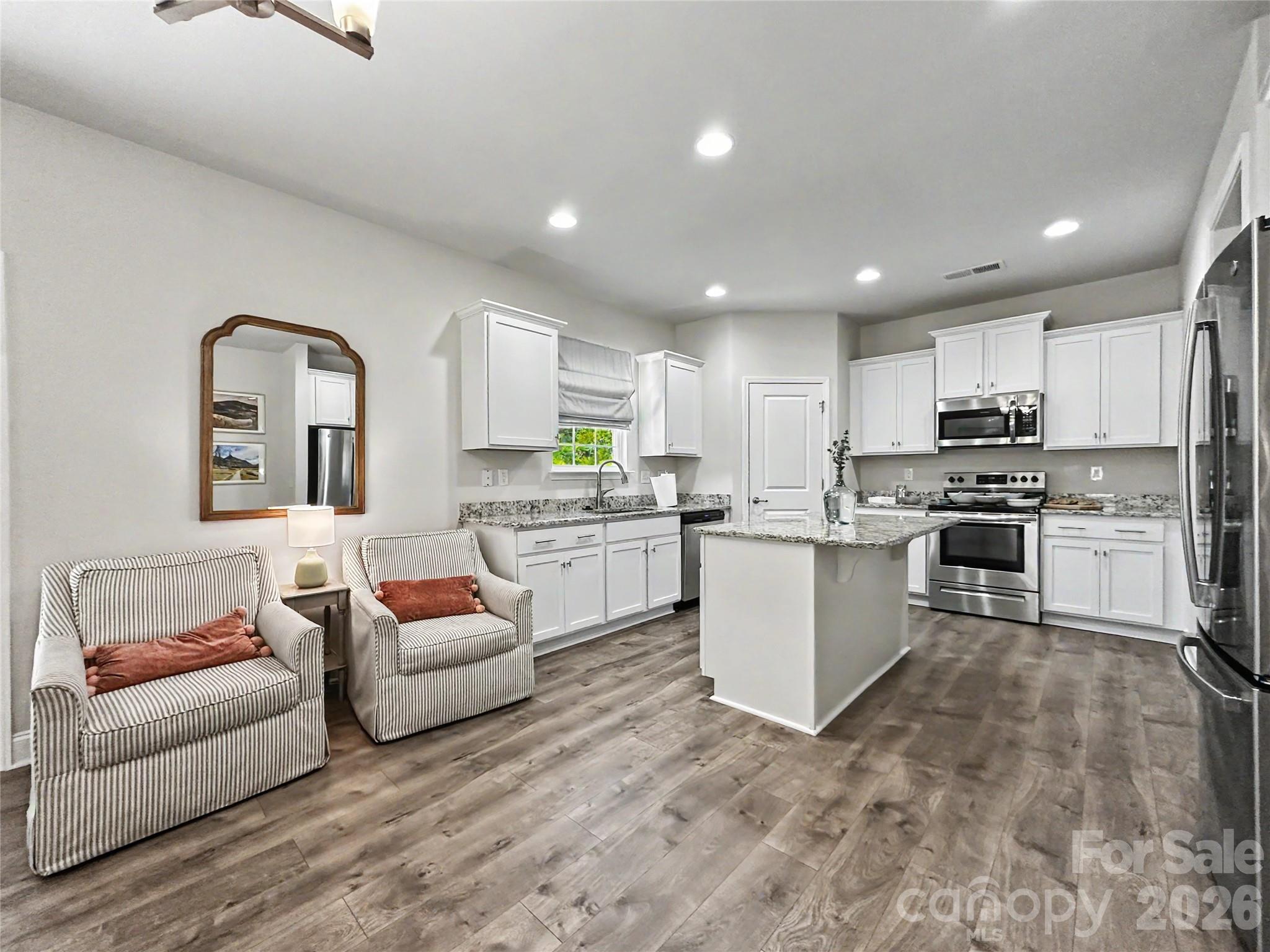 211 Macon Drive Property Photo 6