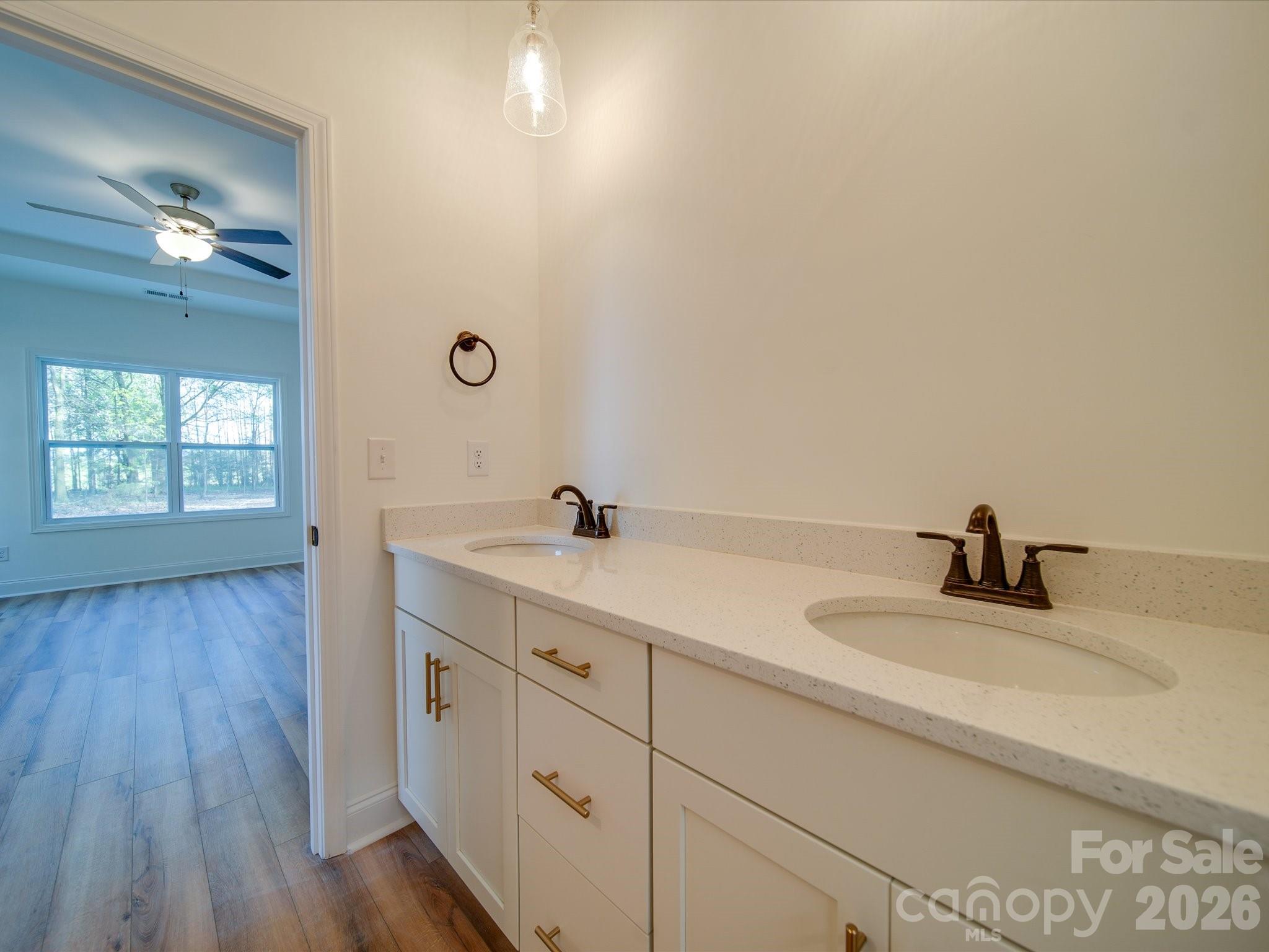 2809 Hinson Road Property Photo 6