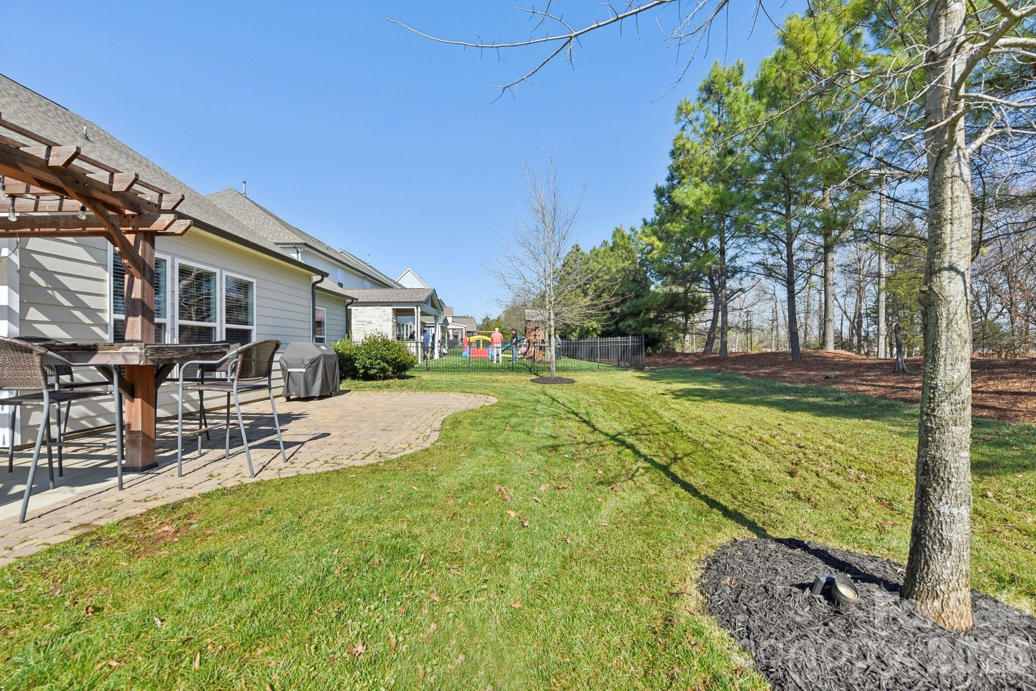 204 Hampton Trail Drive Property Photo 33