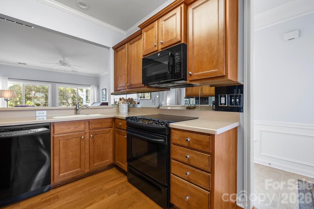 17412 Hawks View Drive Property Photo 7