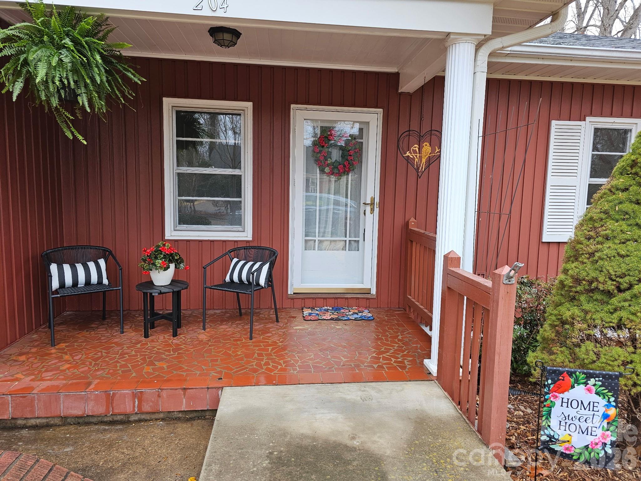 204 Fernwood Drive Property Photo 3