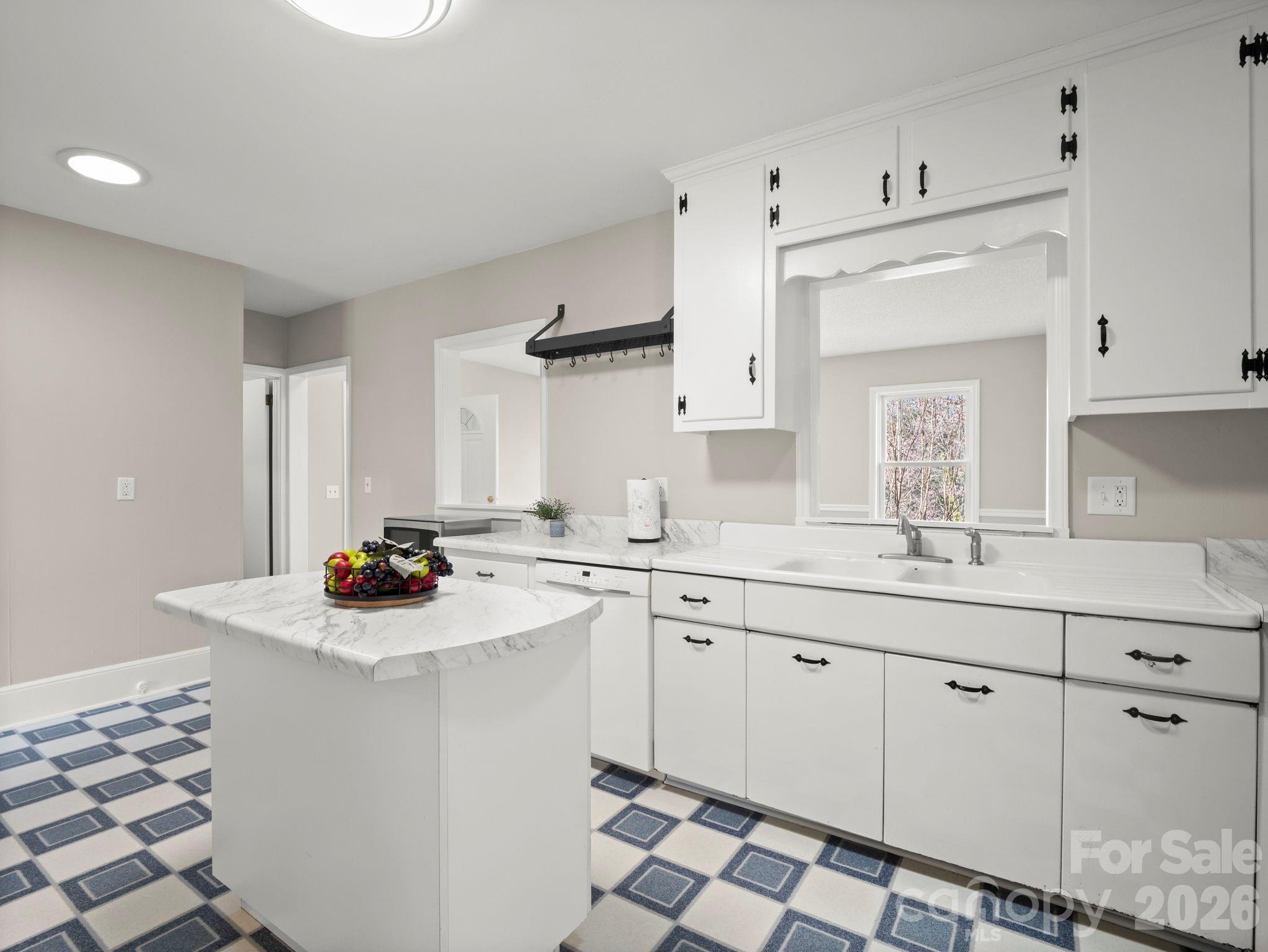 204 Fernwood Drive Property Photo 10