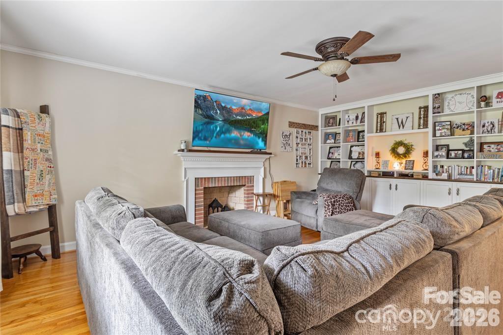 211 General Stonewall Jackson Drive Property Photo 3