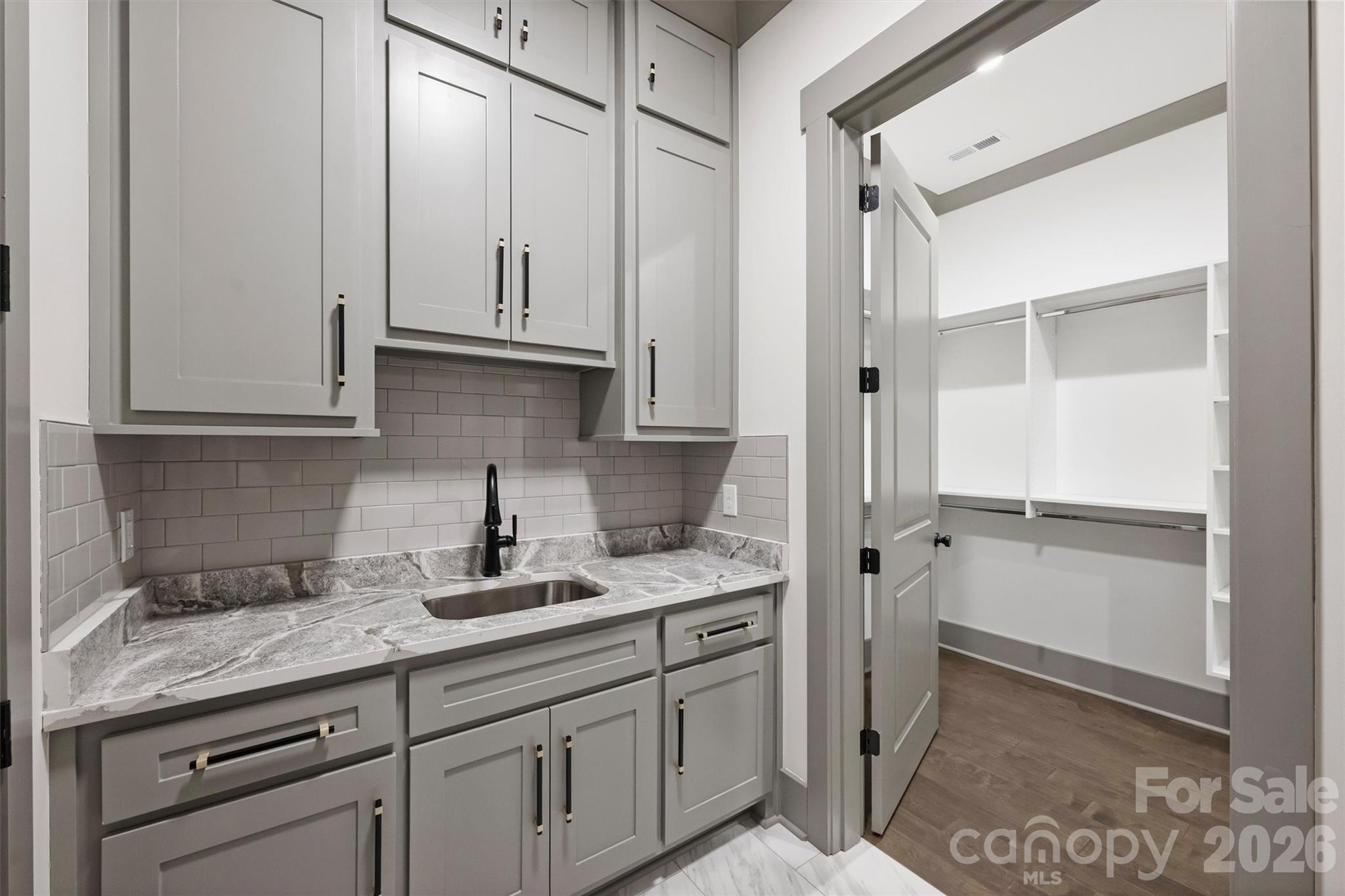 8159 Fairview Road Property Photo 30