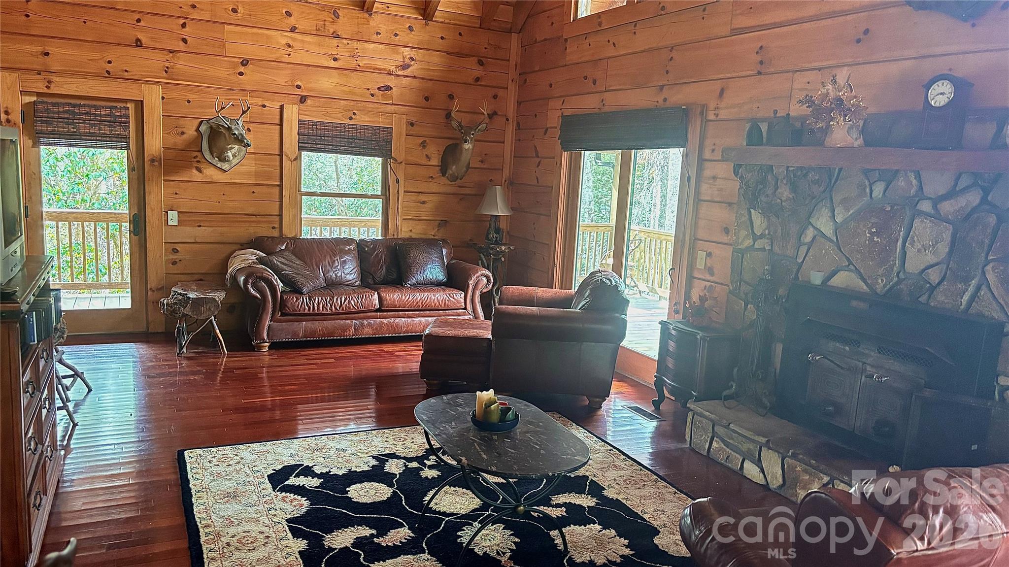 1694 Humpback Mountain Road Property Photo 6