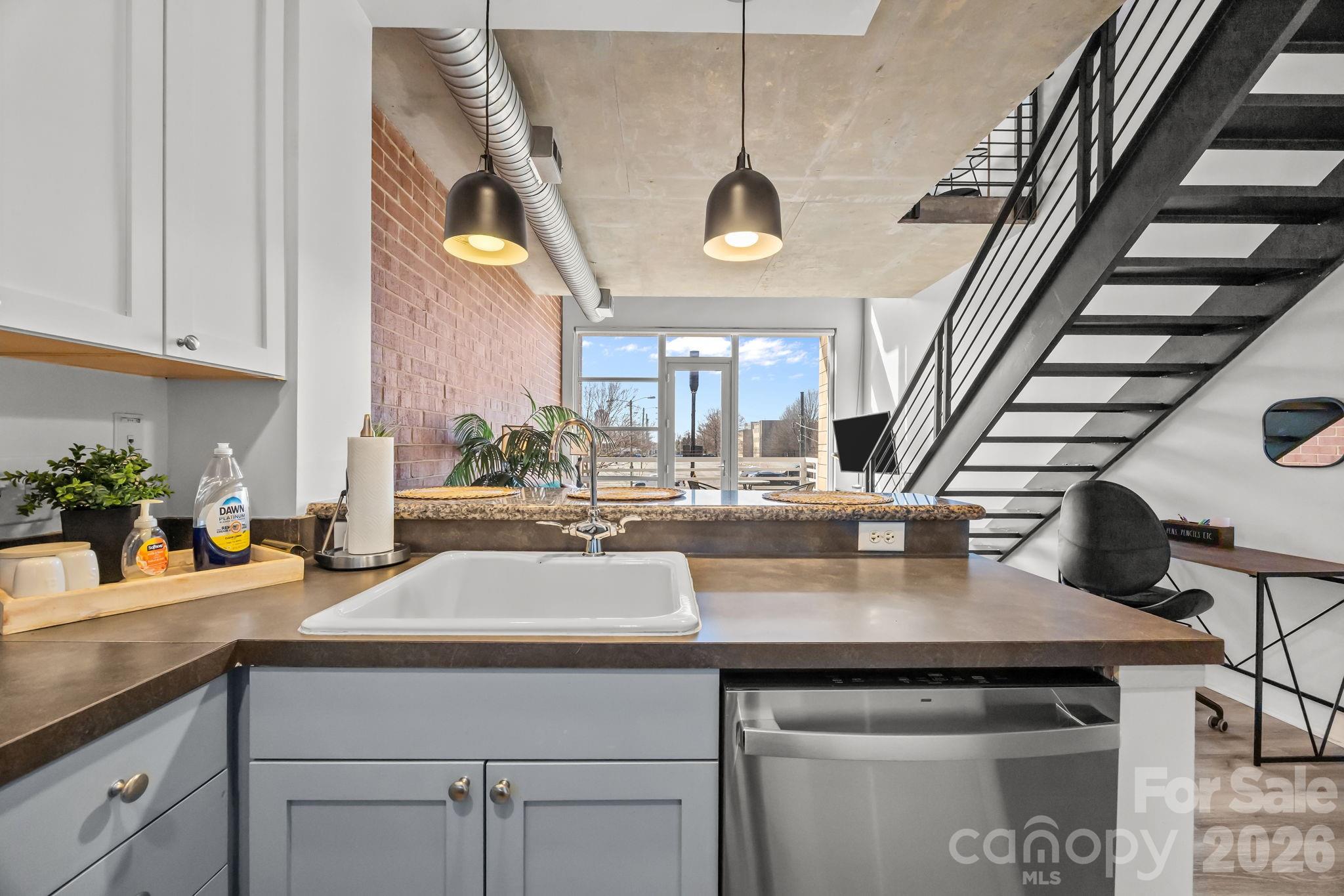 710 W Trade Street 314 Property Photo 6