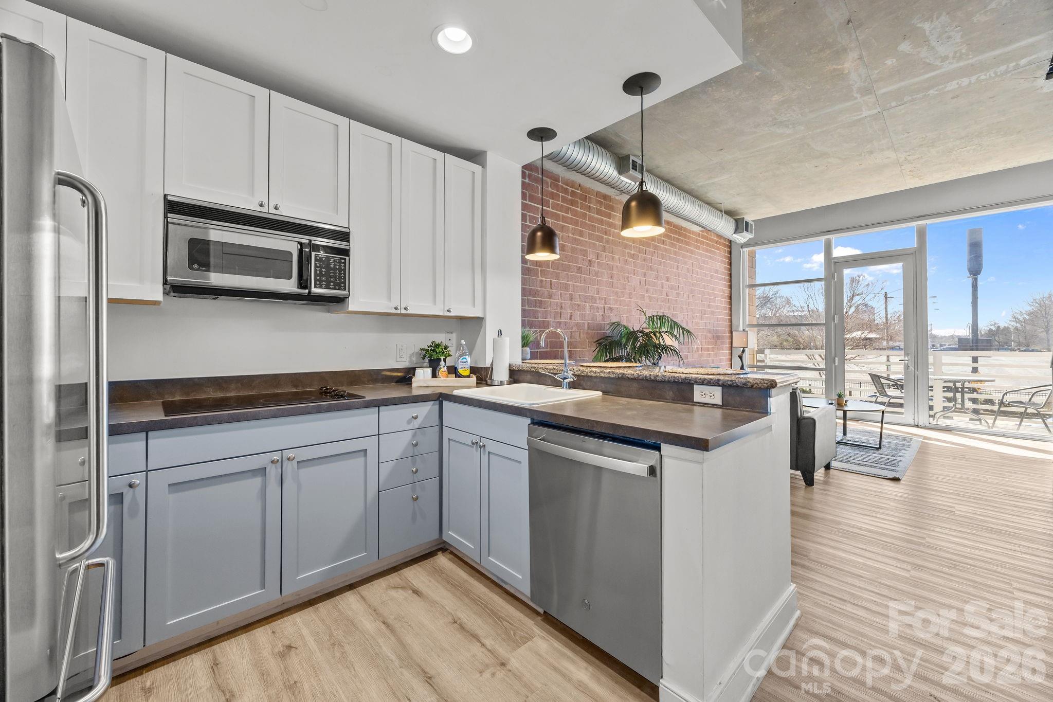 710 W Trade Street 314 Property Photo 8