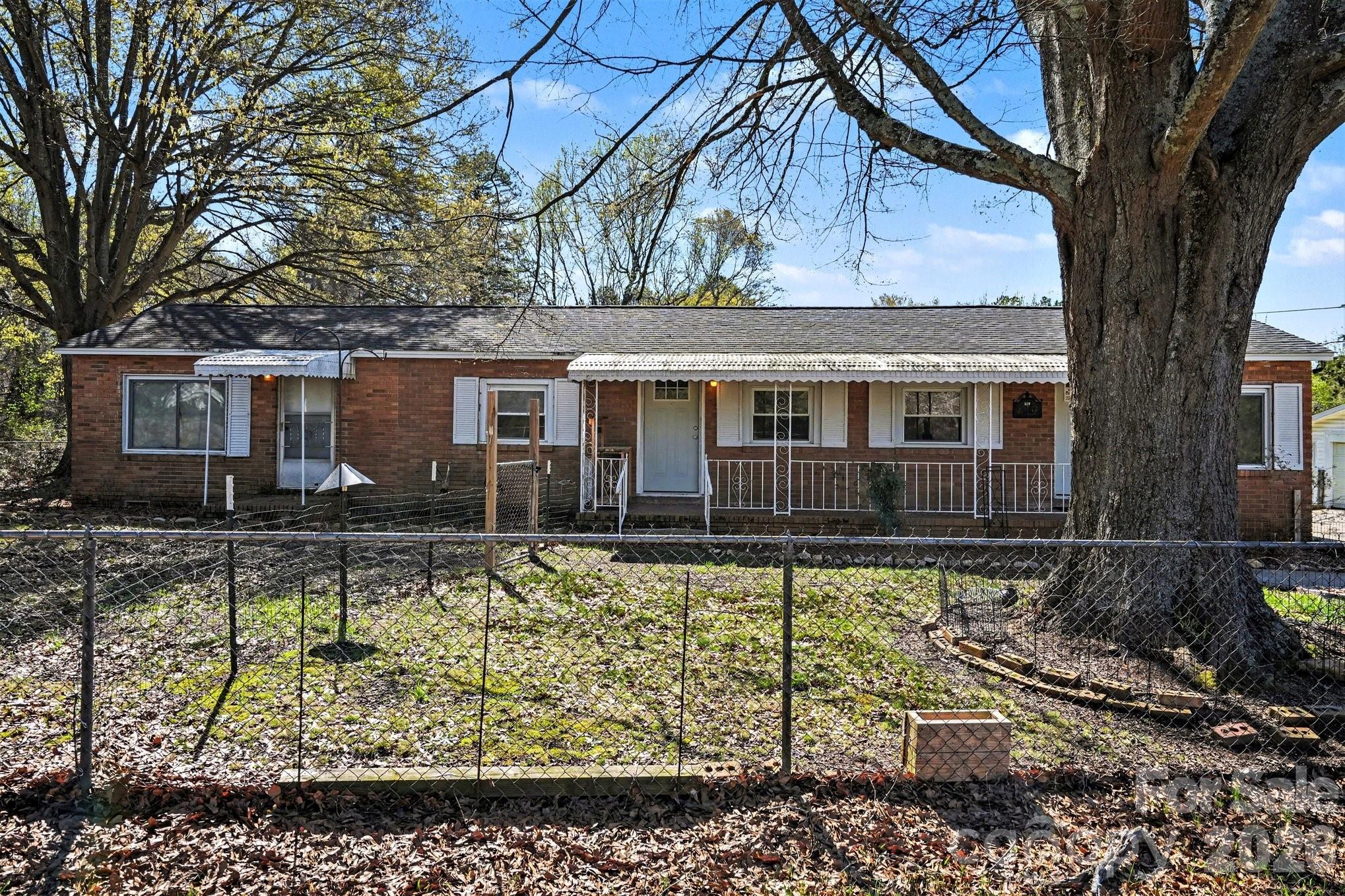 139 Blackburn Drive Property Photo 2