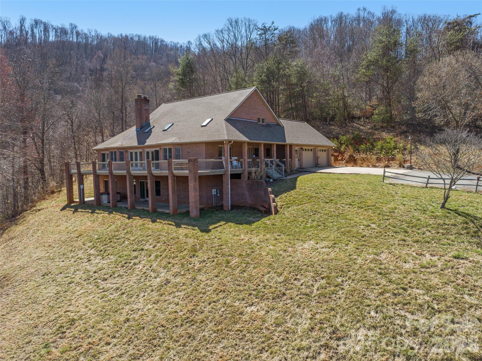 126 Hillcrest Drive Property Photo 1