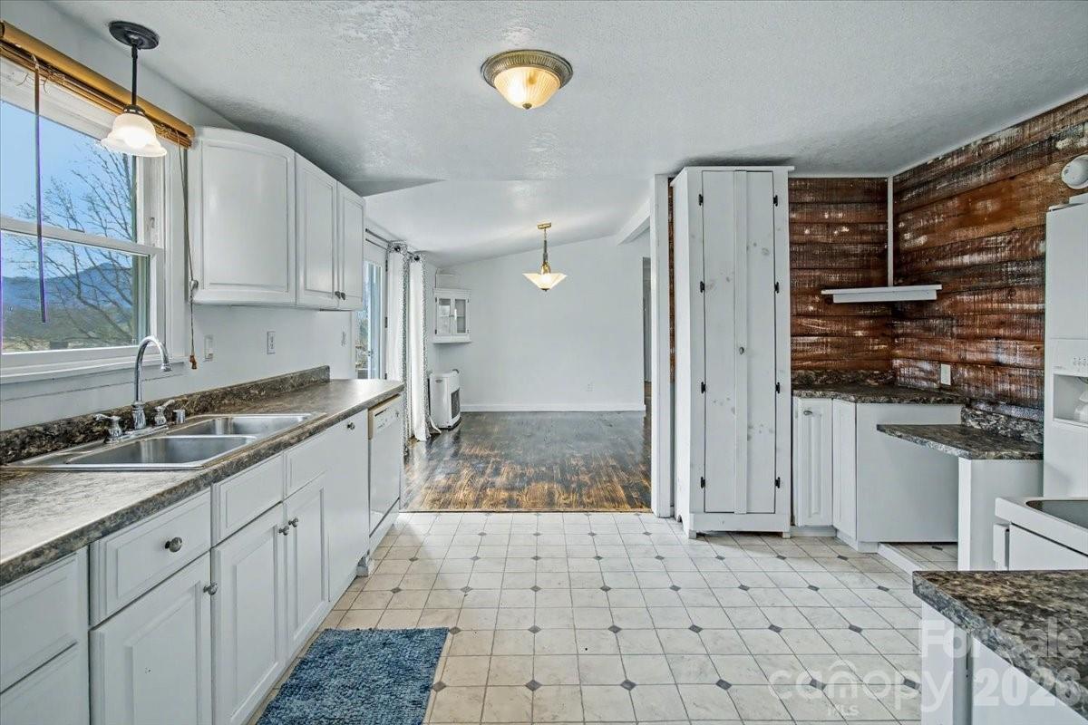 170 Styles Road Property Photo 10
