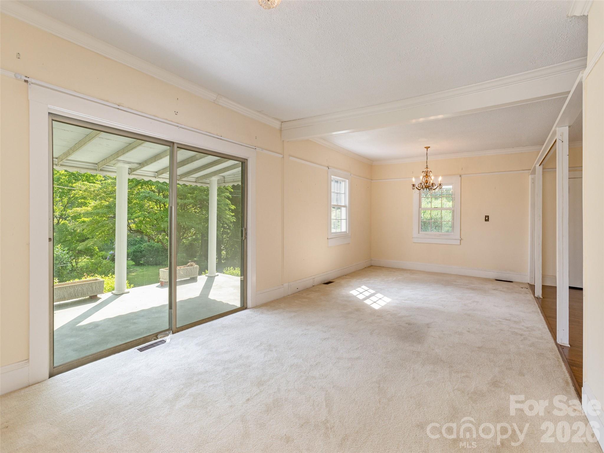 34 Lockhart Road Property Photo 6