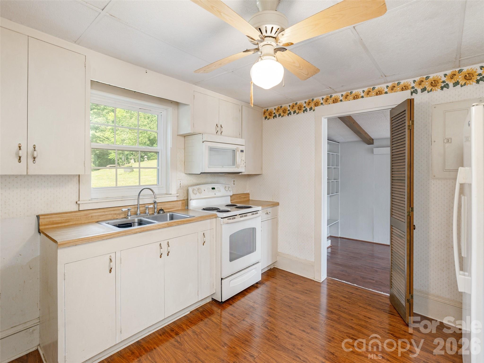 34 Lockhart Road Property Photo 14