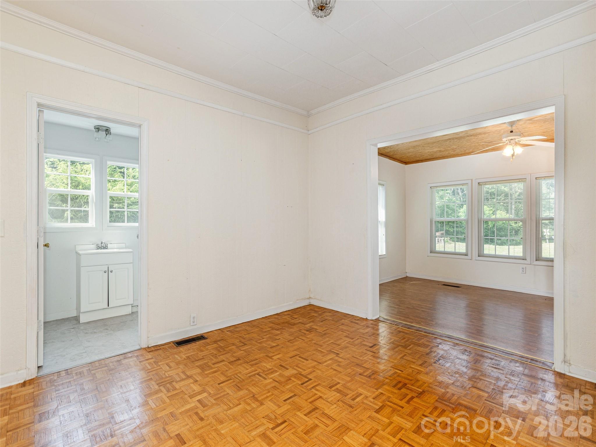 34 Lockhart Road Property Photo 28