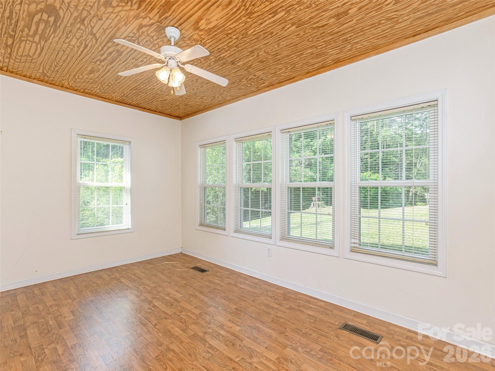 34 Lockhart Road Property Photo 31
