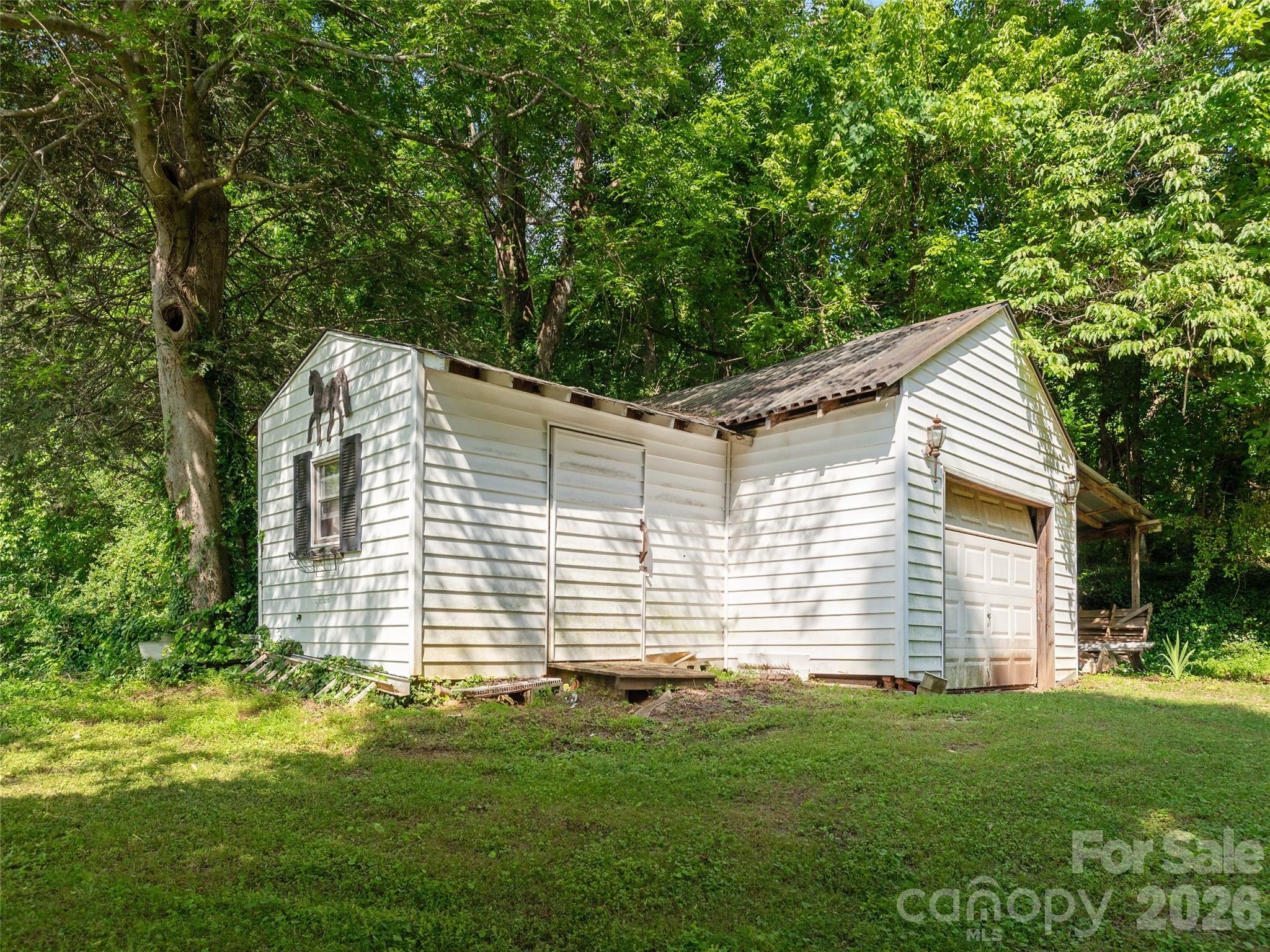 34 Lockhart Road Property Photo 35