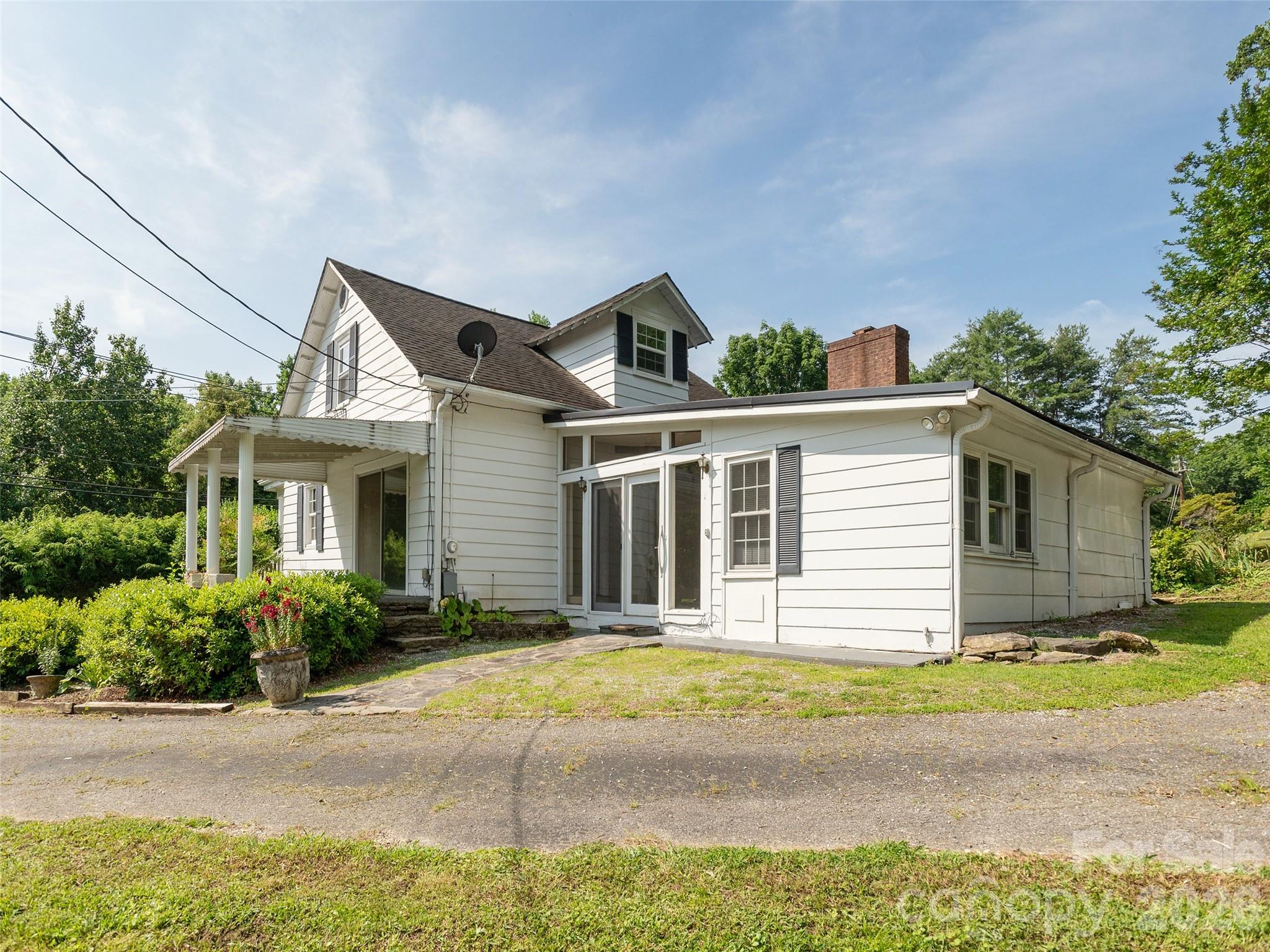 34 Lockhart Road Property Photo 43