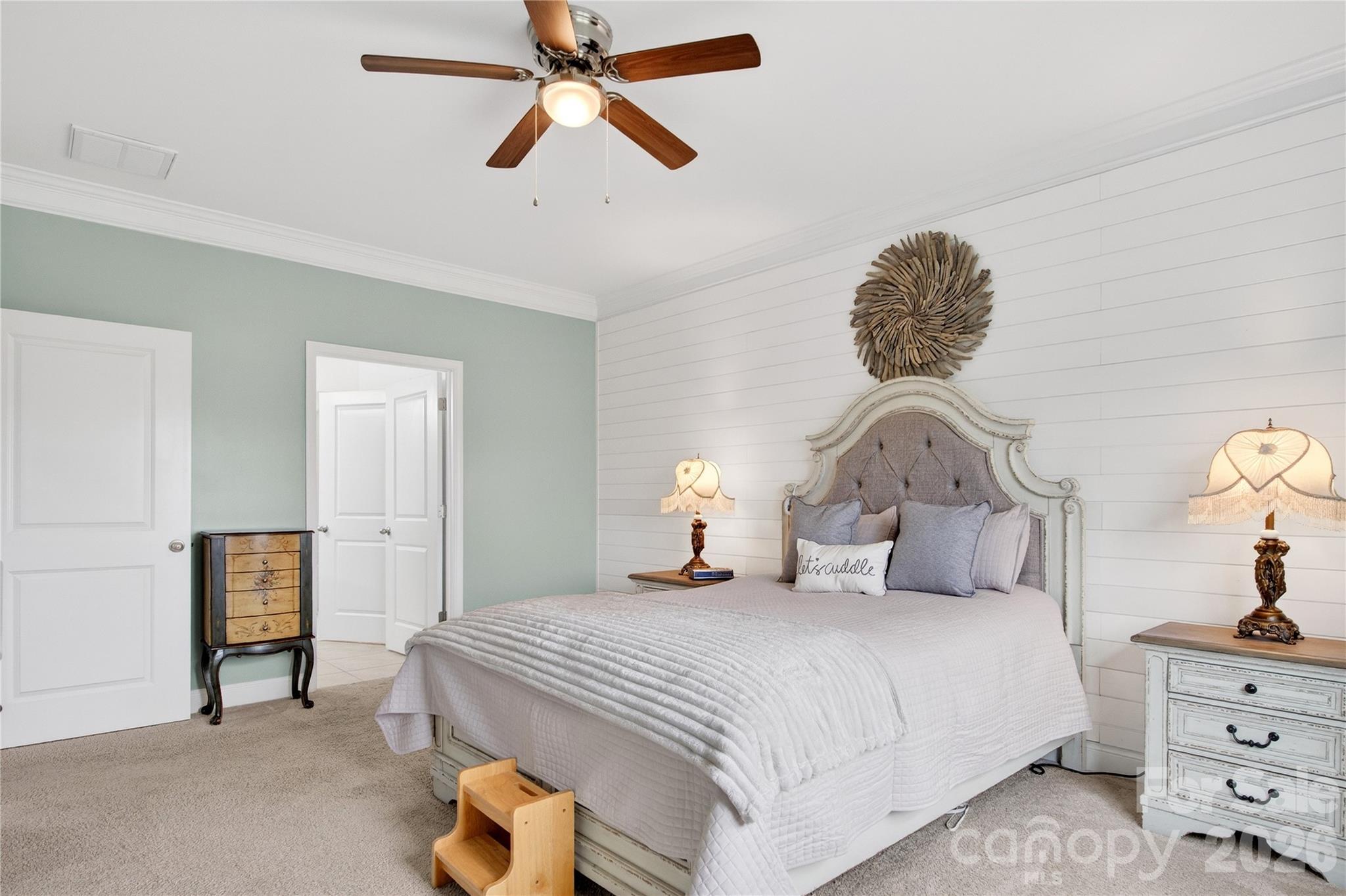 129 Rosebay Drive Property Photo 8