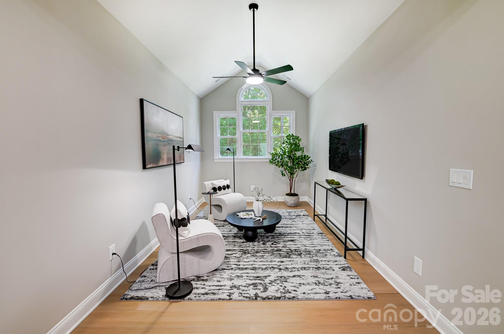 8707 Fairview Road Property Photo 18
