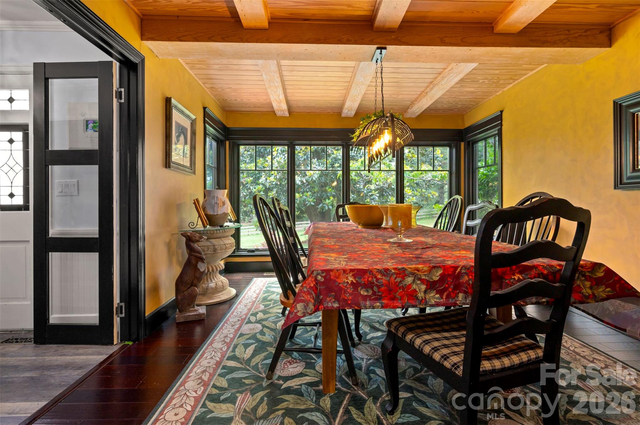 64 Persimmon Hill Drive Property Photo 8