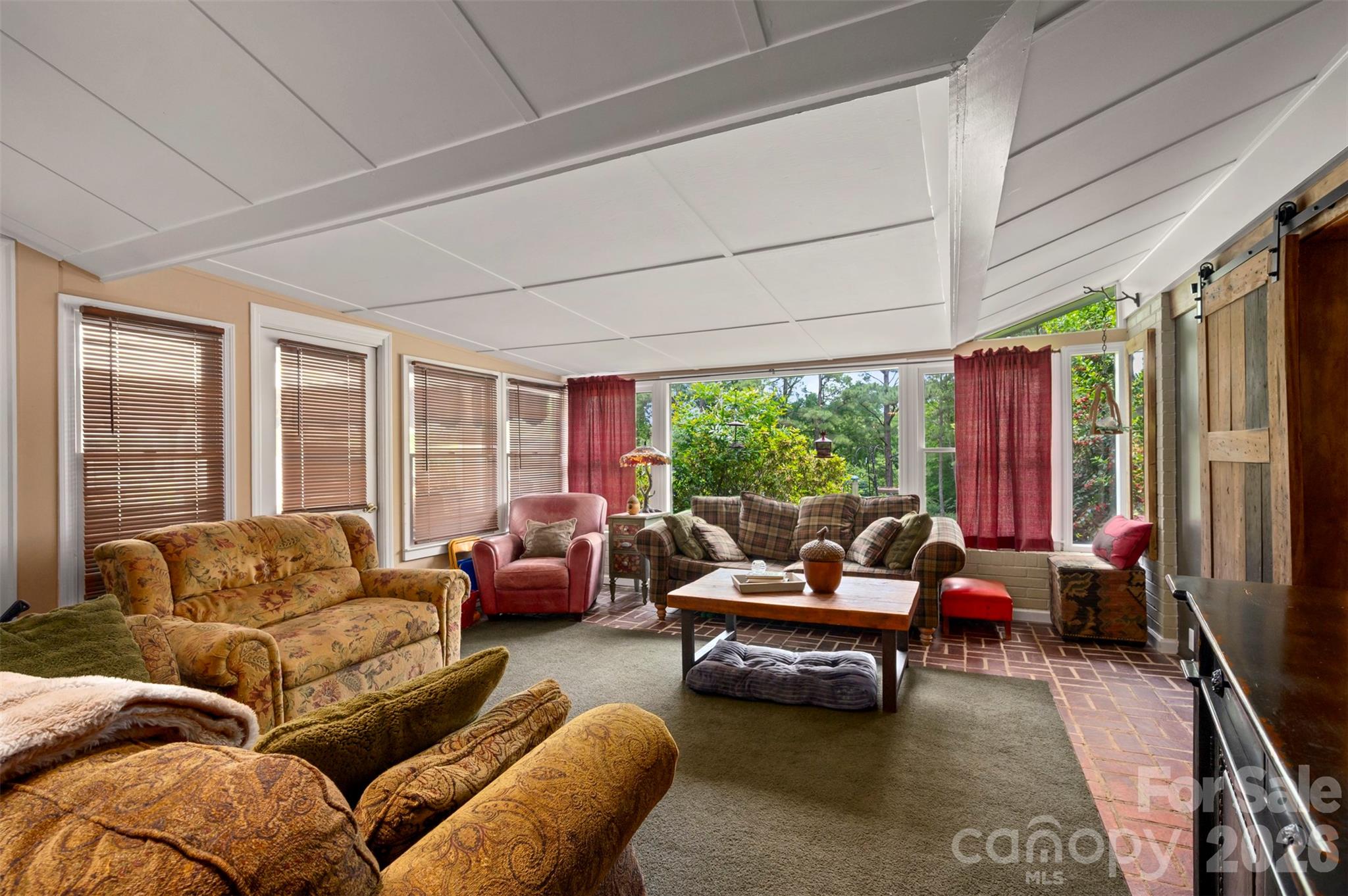 64 Persimmon Hill Drive Property Photo 12