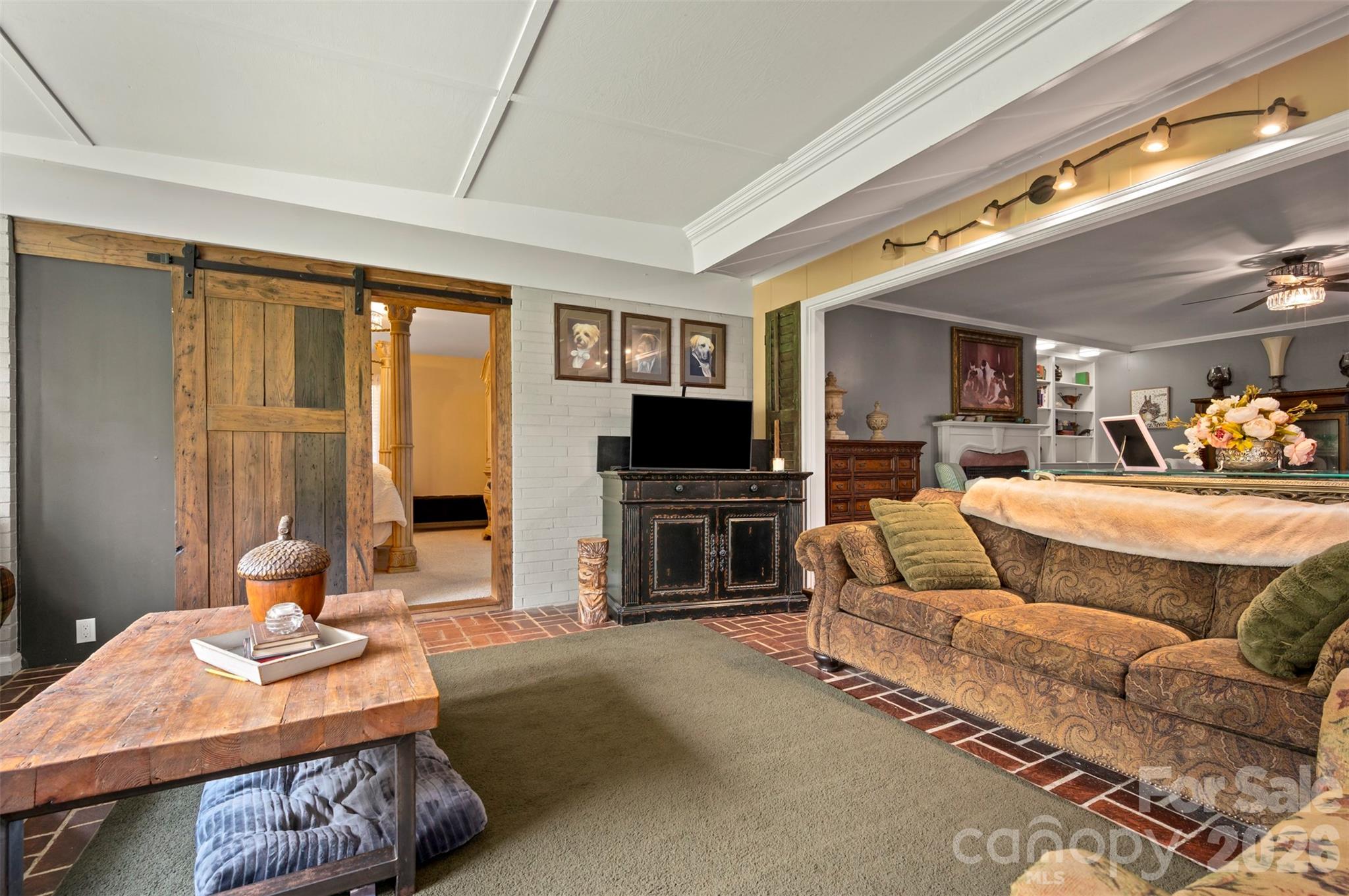 64 Persimmon Hill Drive Property Photo 13