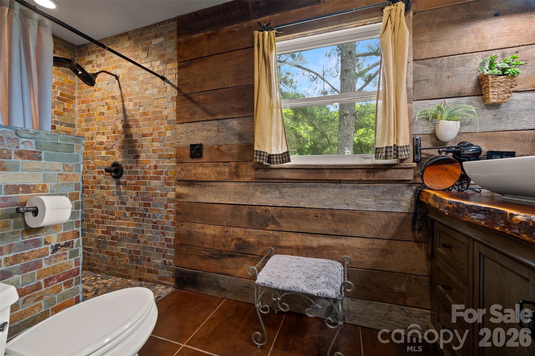 64 Persimmon Hill Drive Property Photo 20