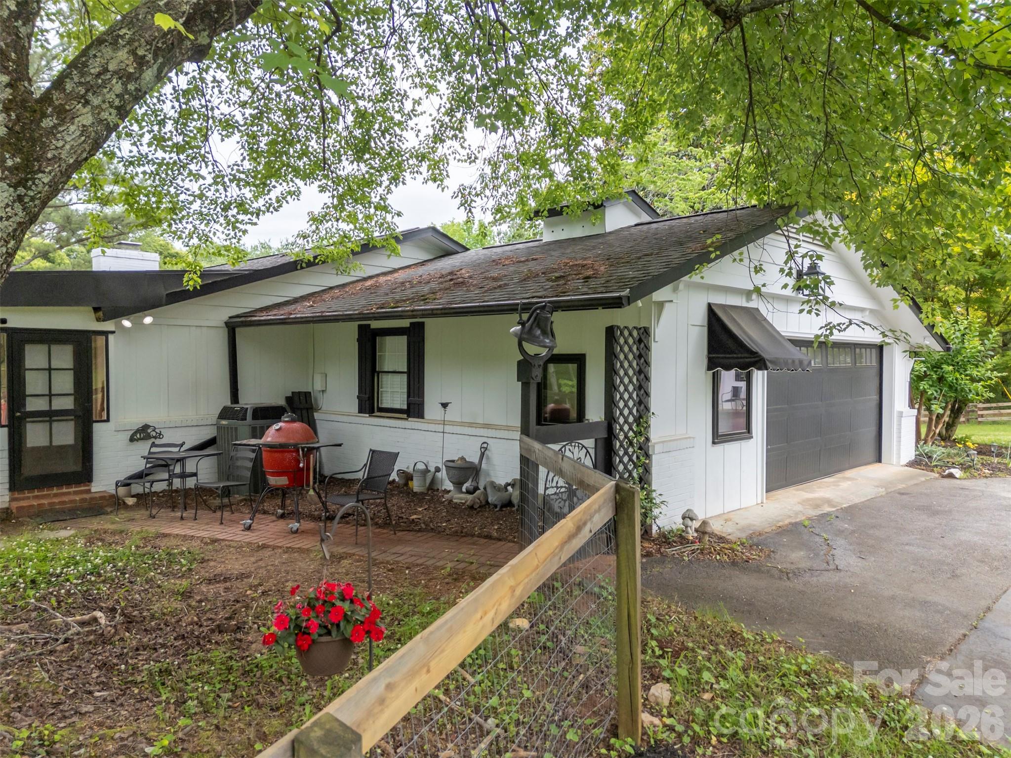 64 Persimmon Hill Drive Property Photo 28