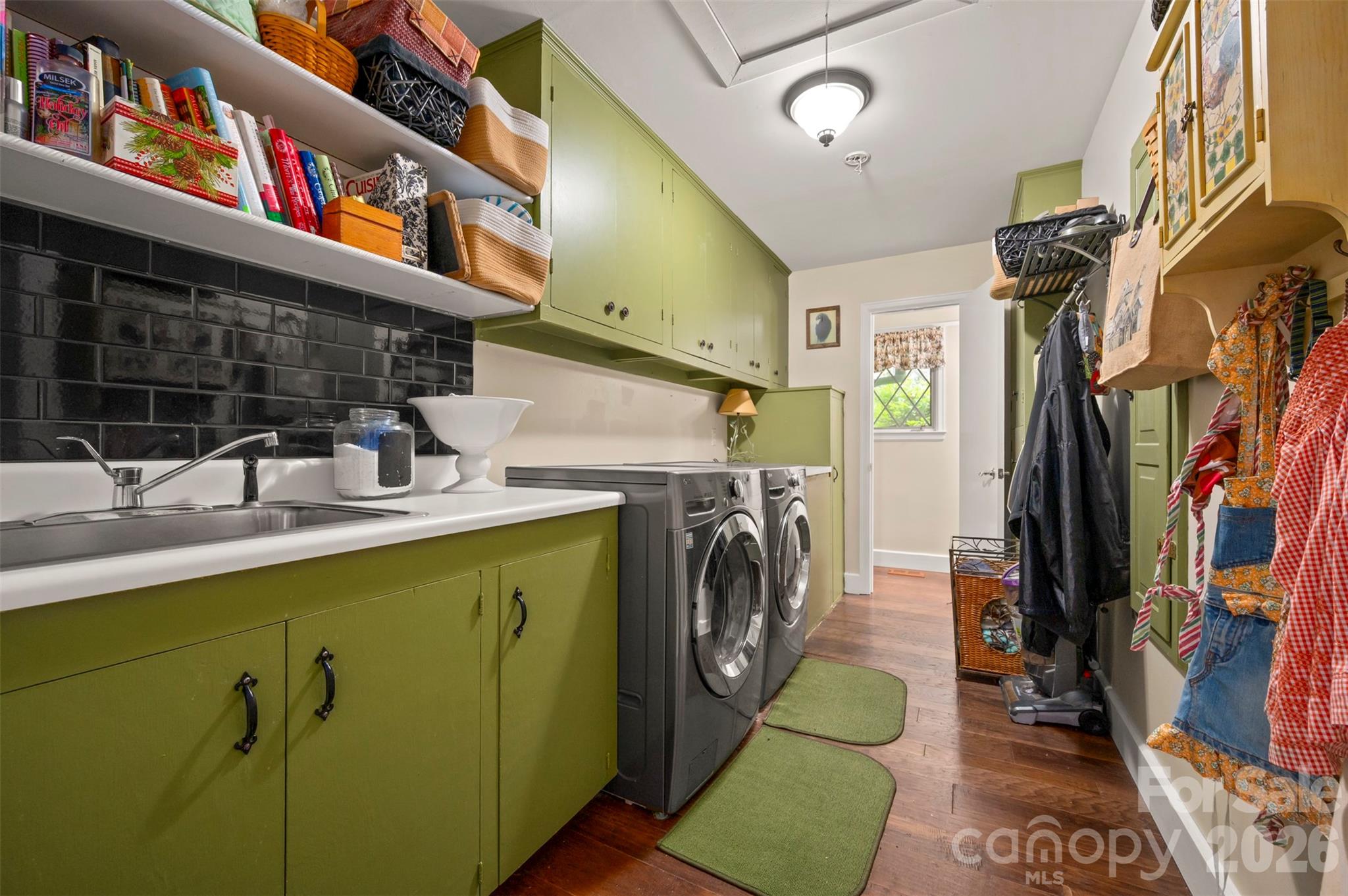 64 Persimmon Hill Drive Property Photo 30