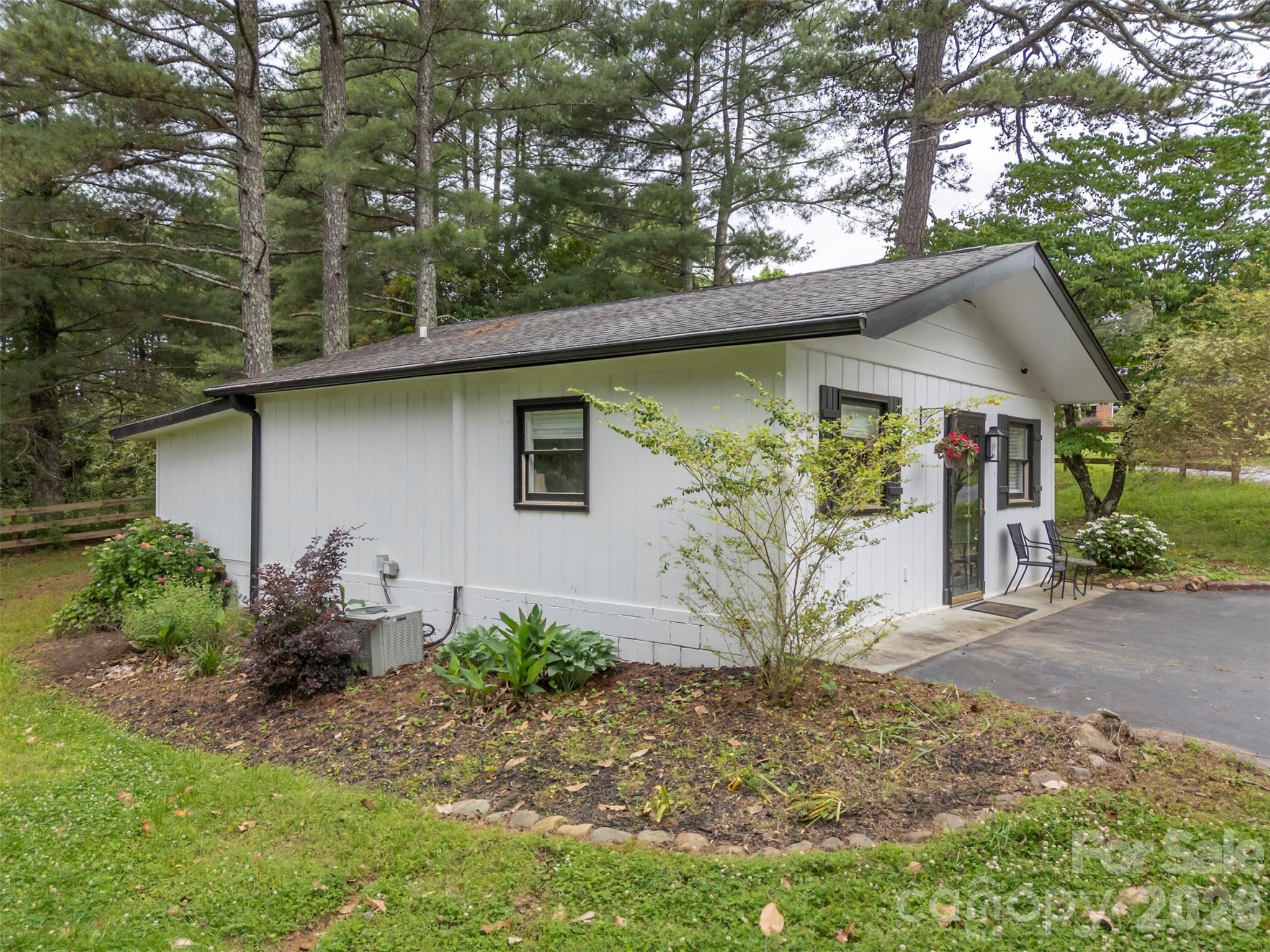 64 Persimmon Hill Drive Property Photo 33